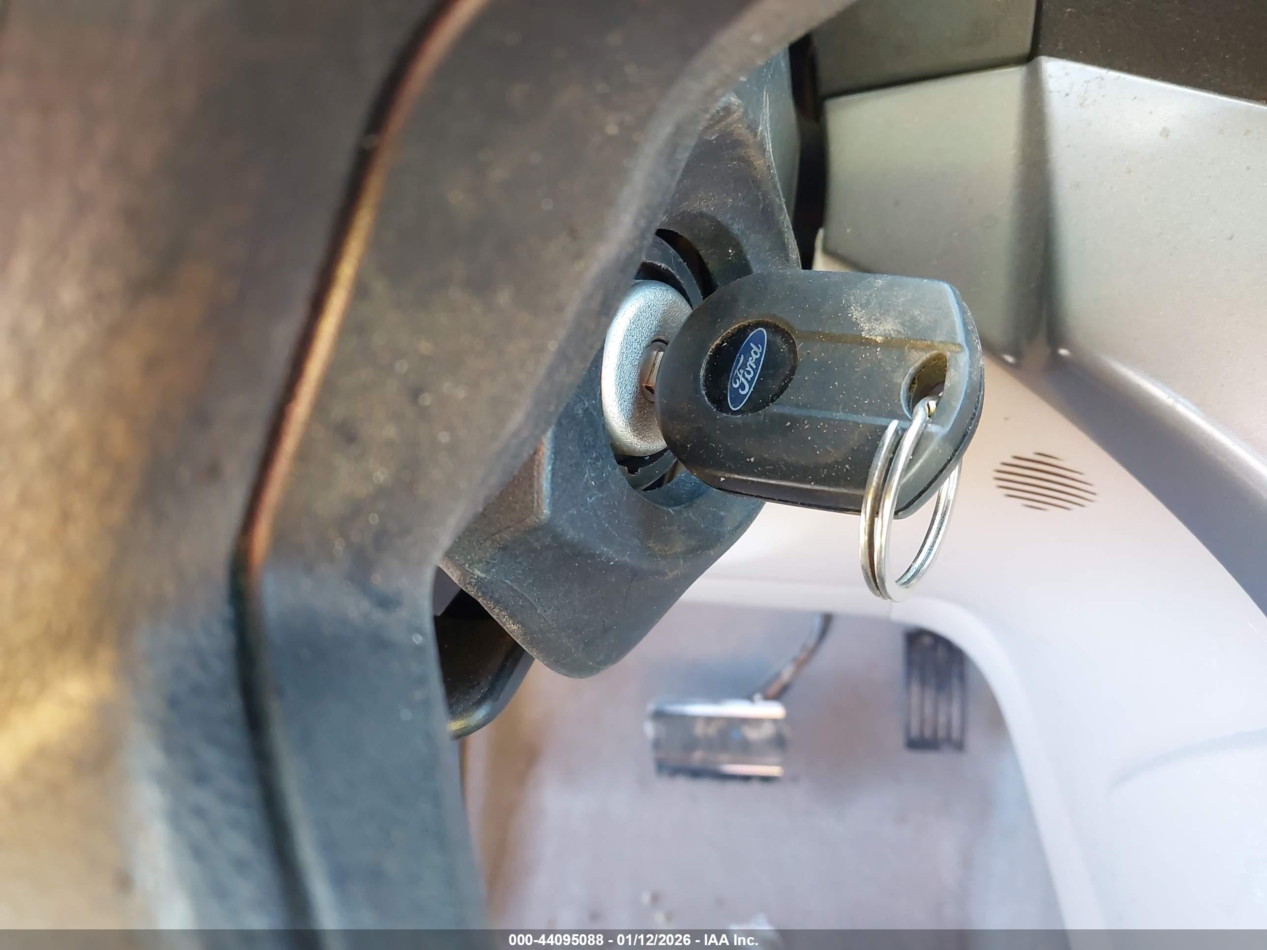 FORD ESCAPE image 11