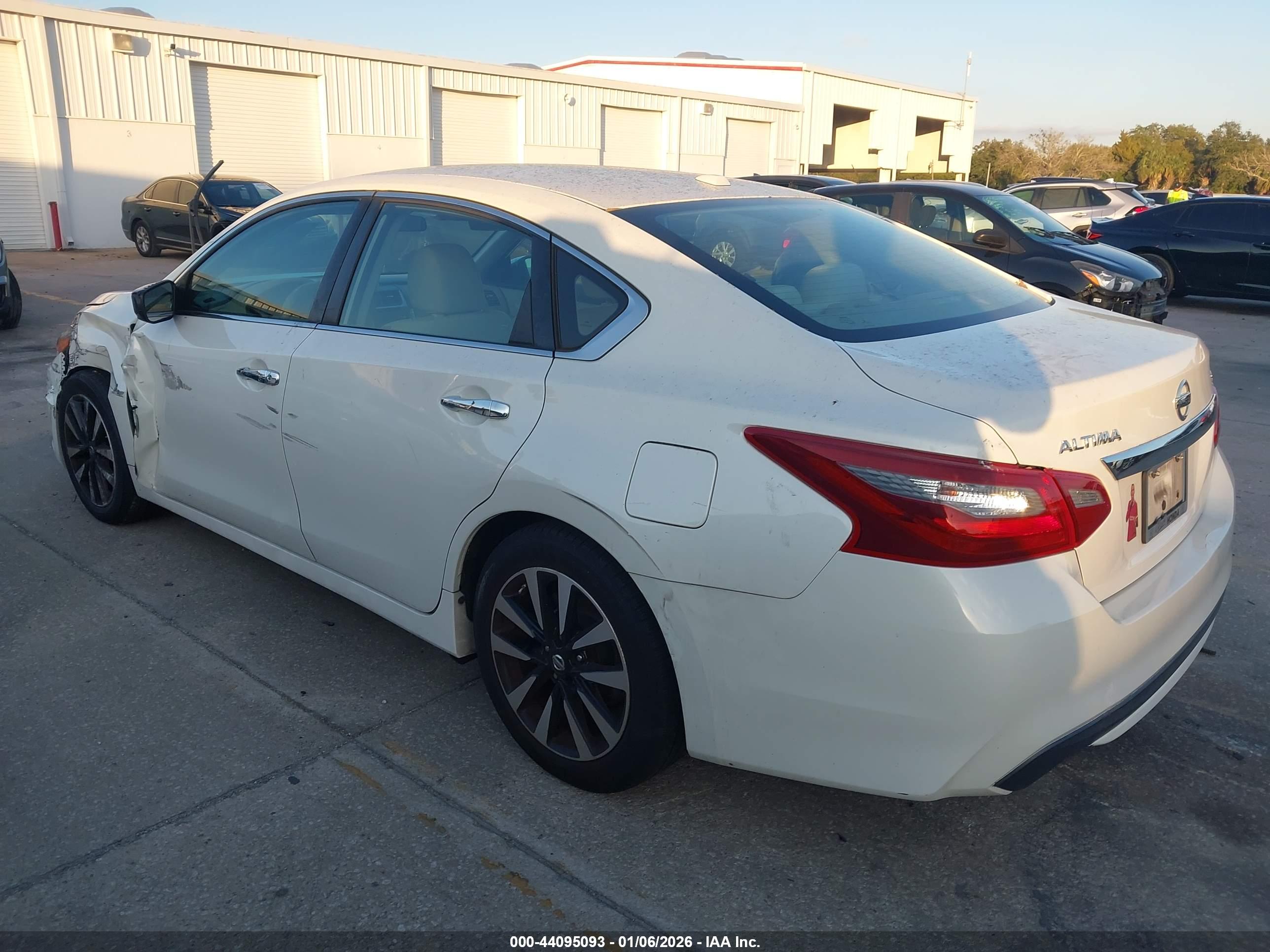 NISSAN ALTIMA image 3
