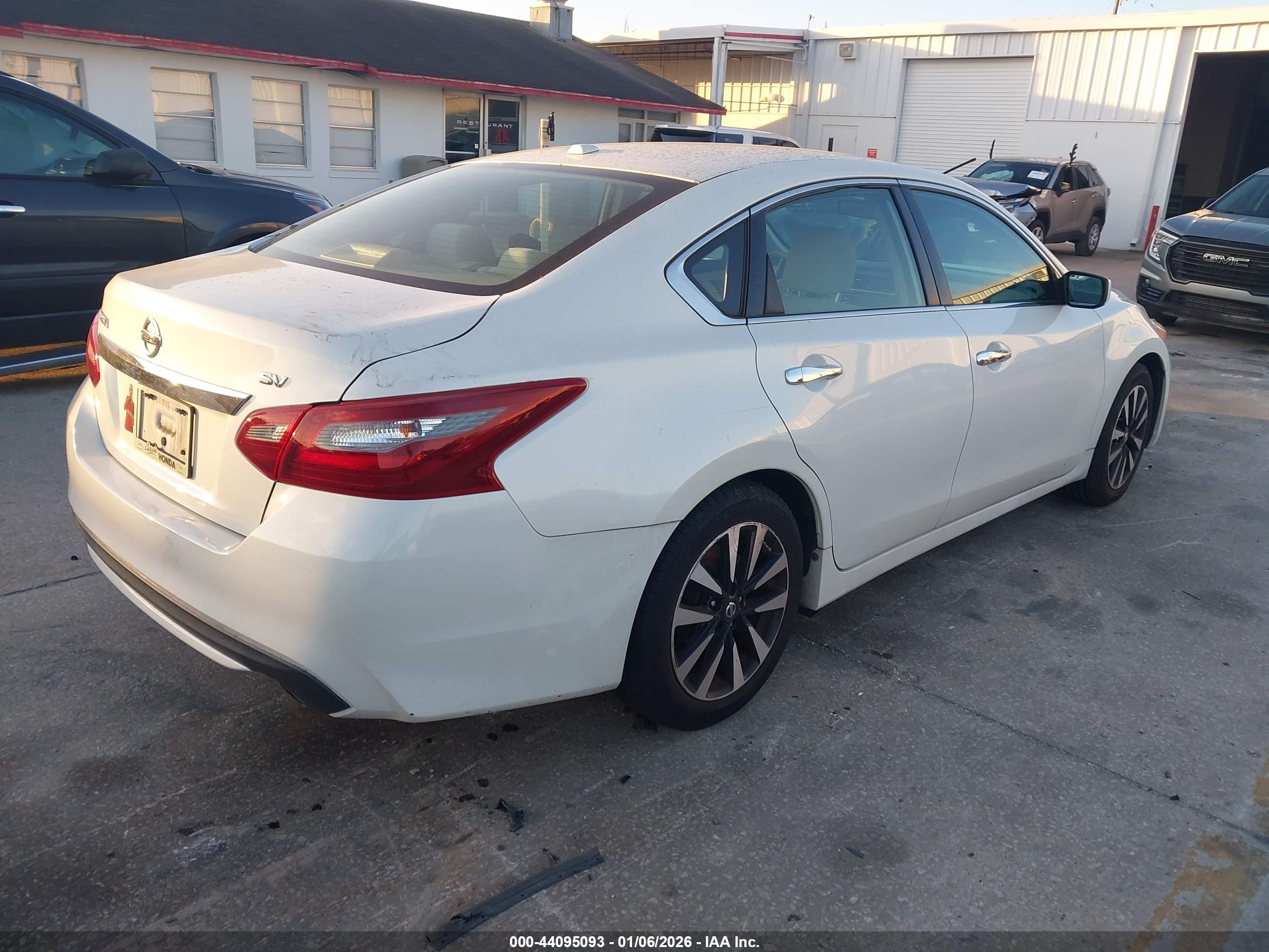 NISSAN ALTIMA image 4