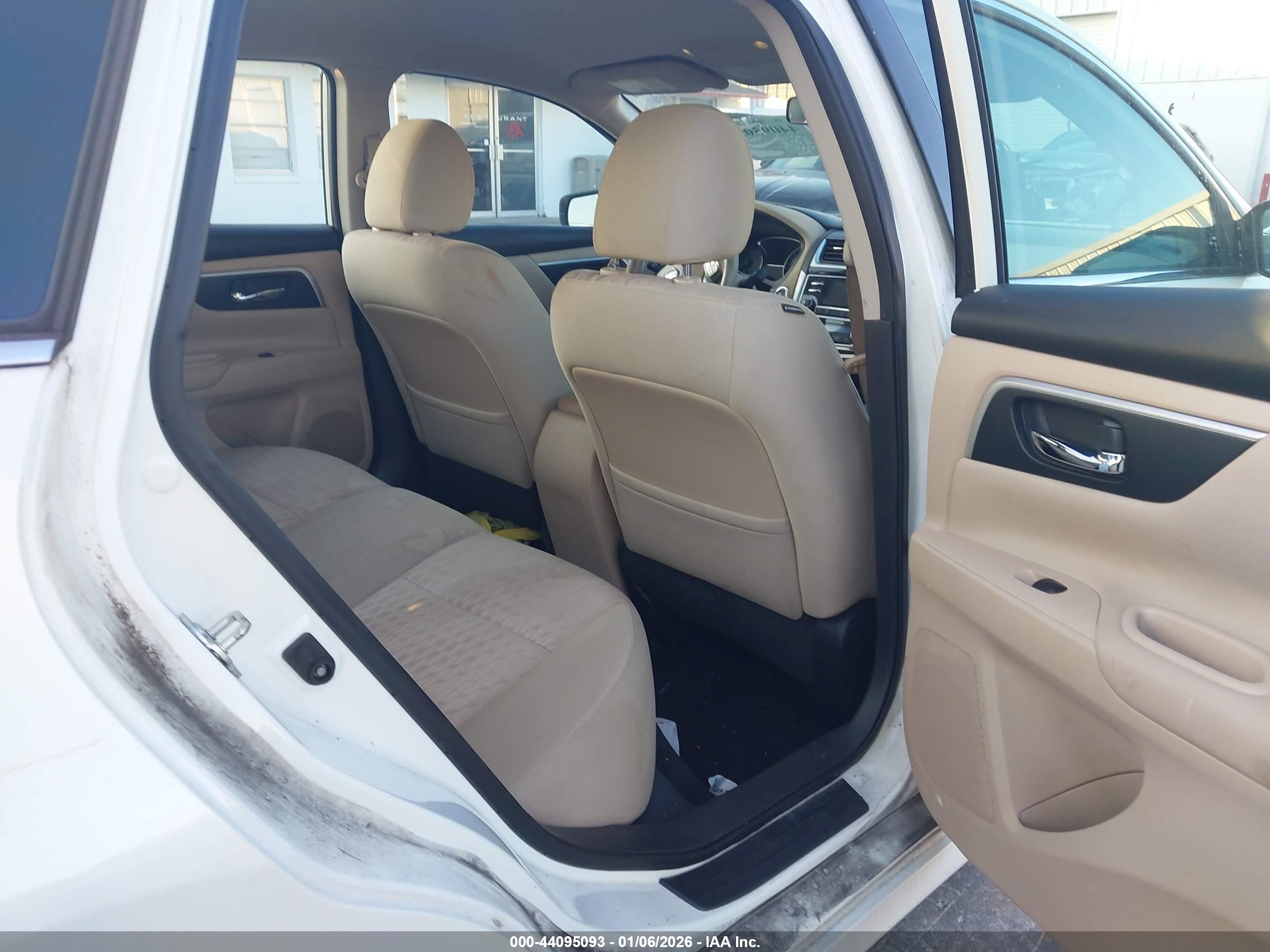 NISSAN ALTIMA image 8