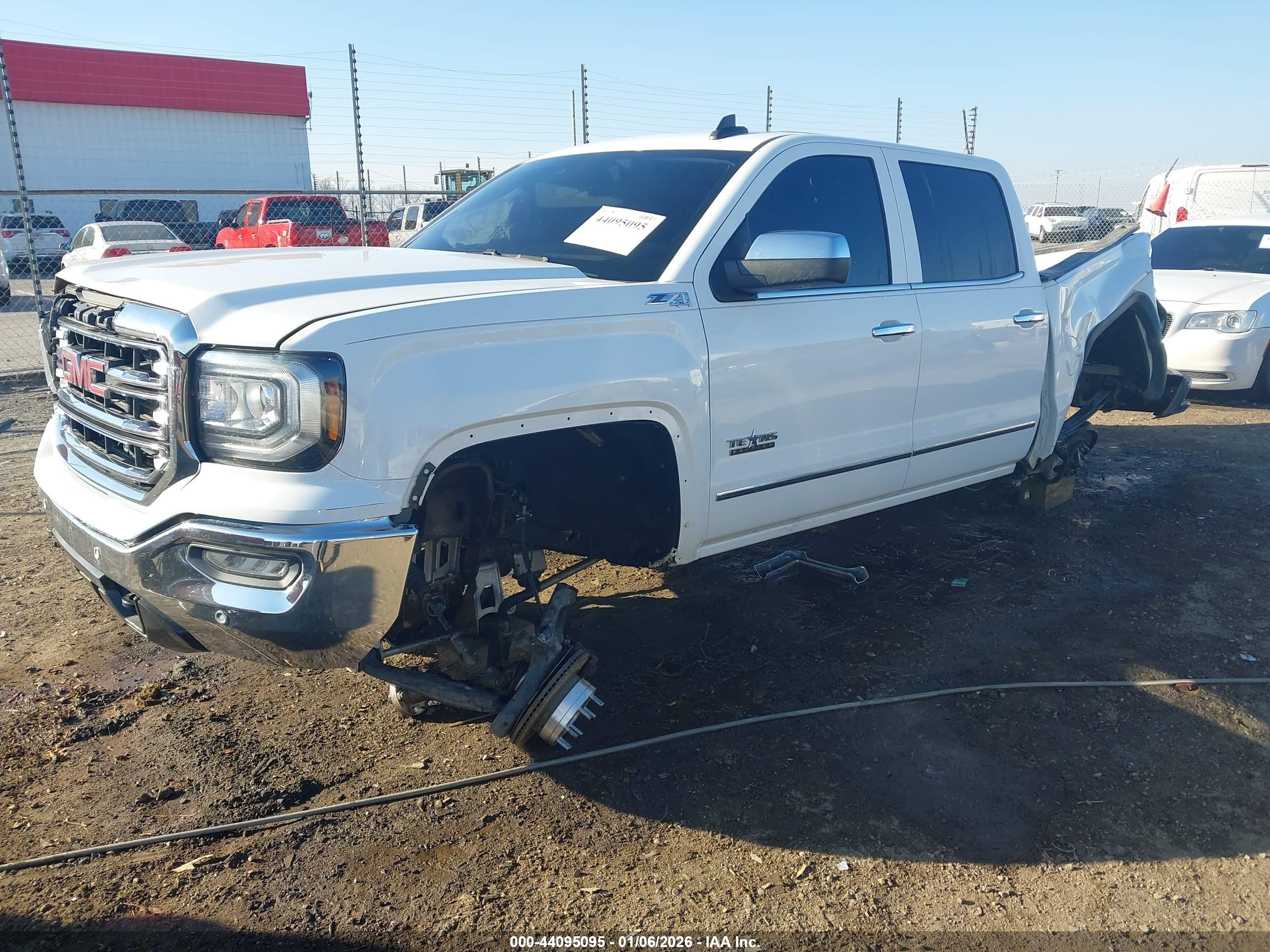 GMC SIERRA image 2