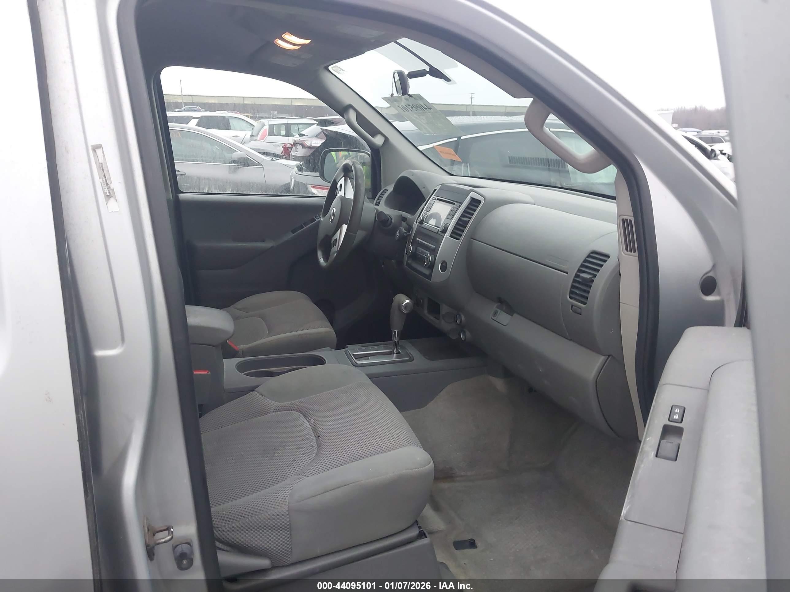 NISSAN FRONTIER image 5