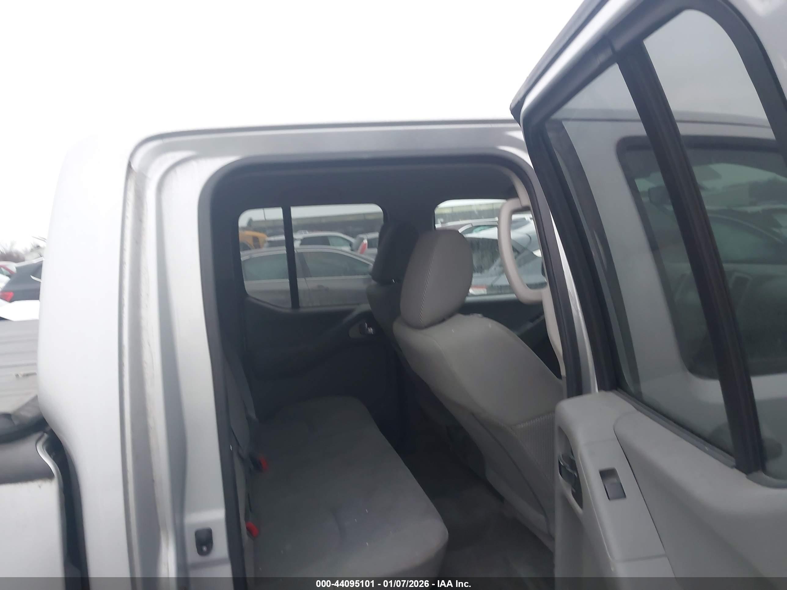 NISSAN FRONTIER image 8