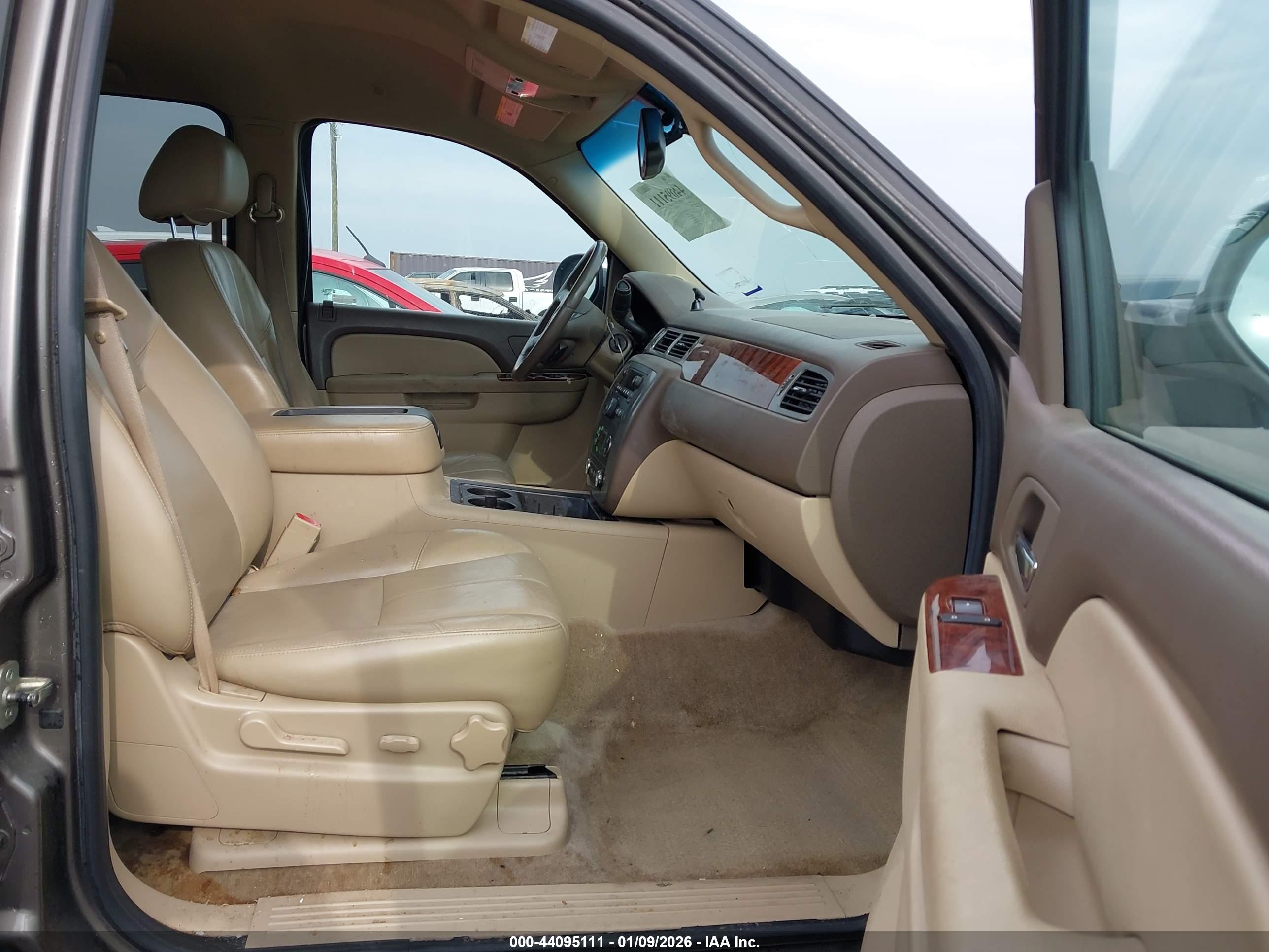 GMC YUKON image 5