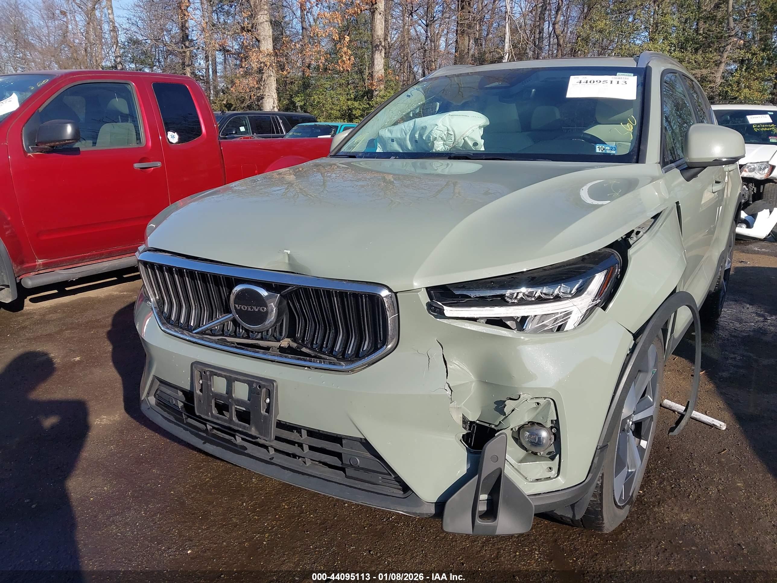 VOLVO XC40 image 6