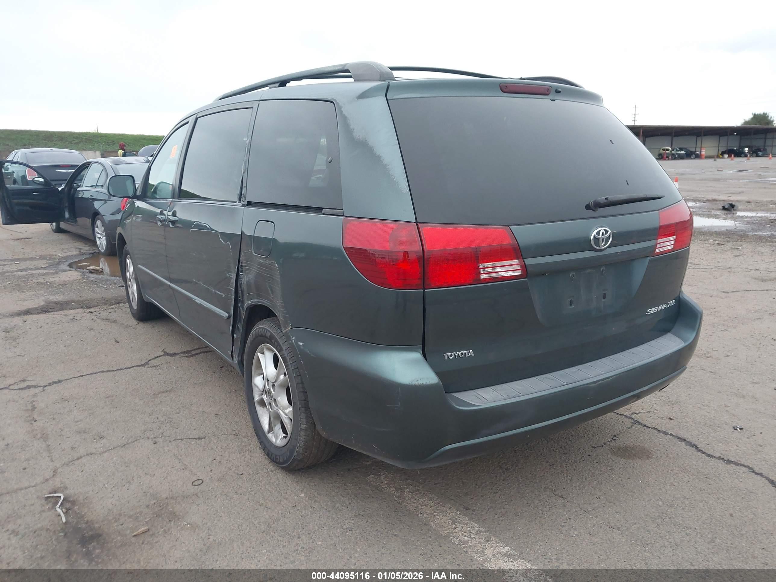TOYOTA SIENNA image 3