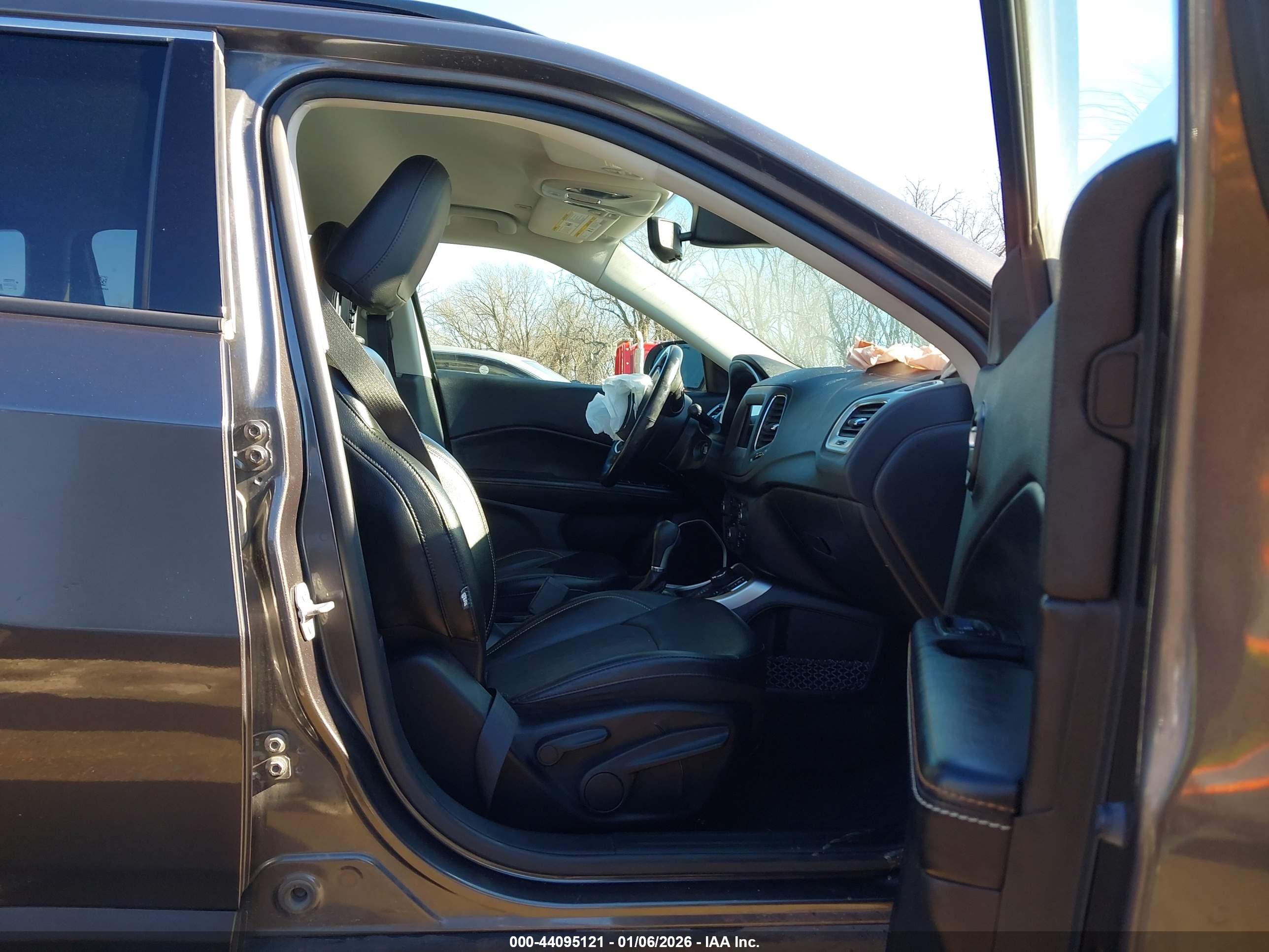 JEEP COMPASS image 5