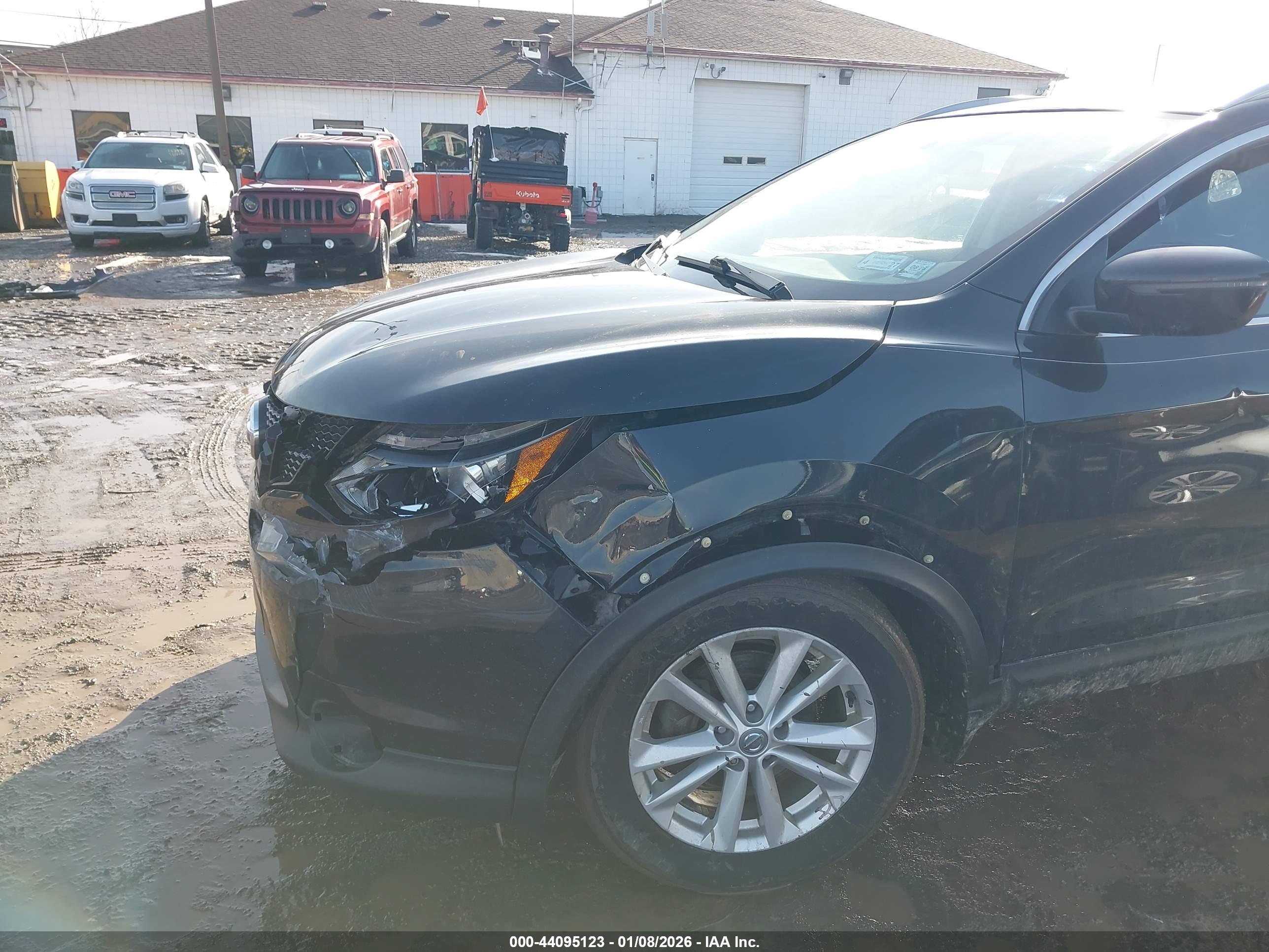 NISSAN ROGUE image 6