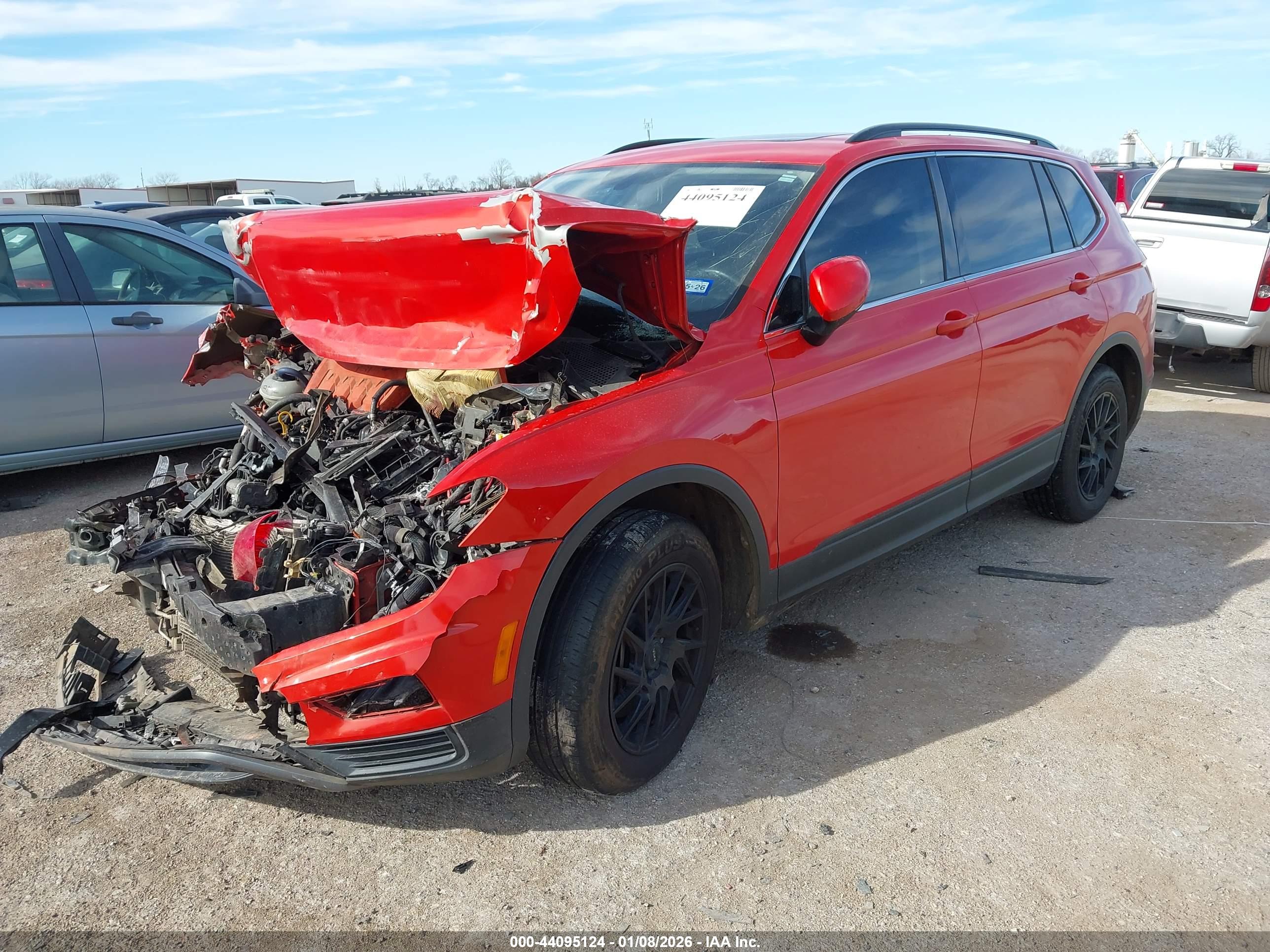 VOLKSWAGEN TIGUAN image 2