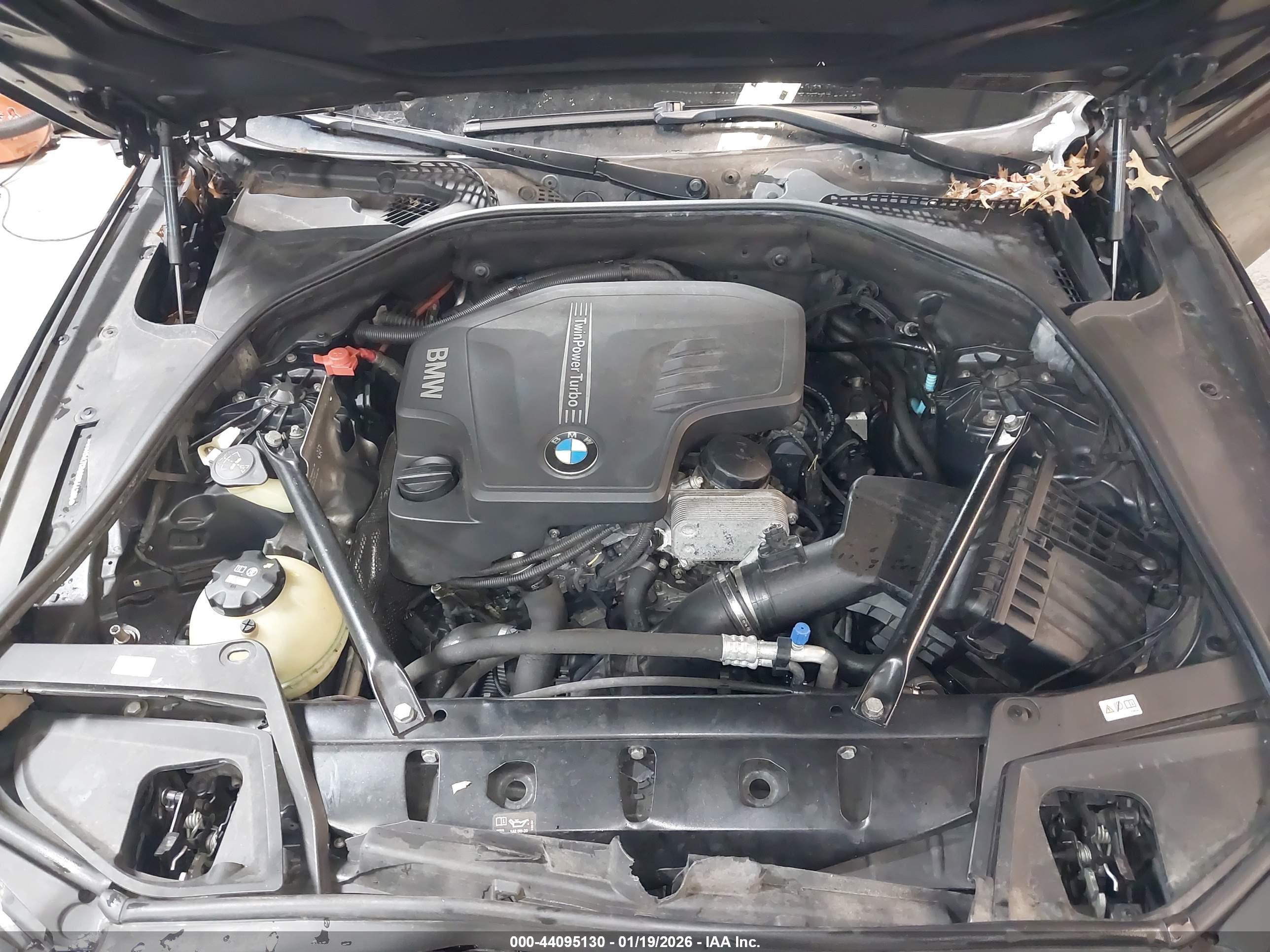 BMW 528I image 10