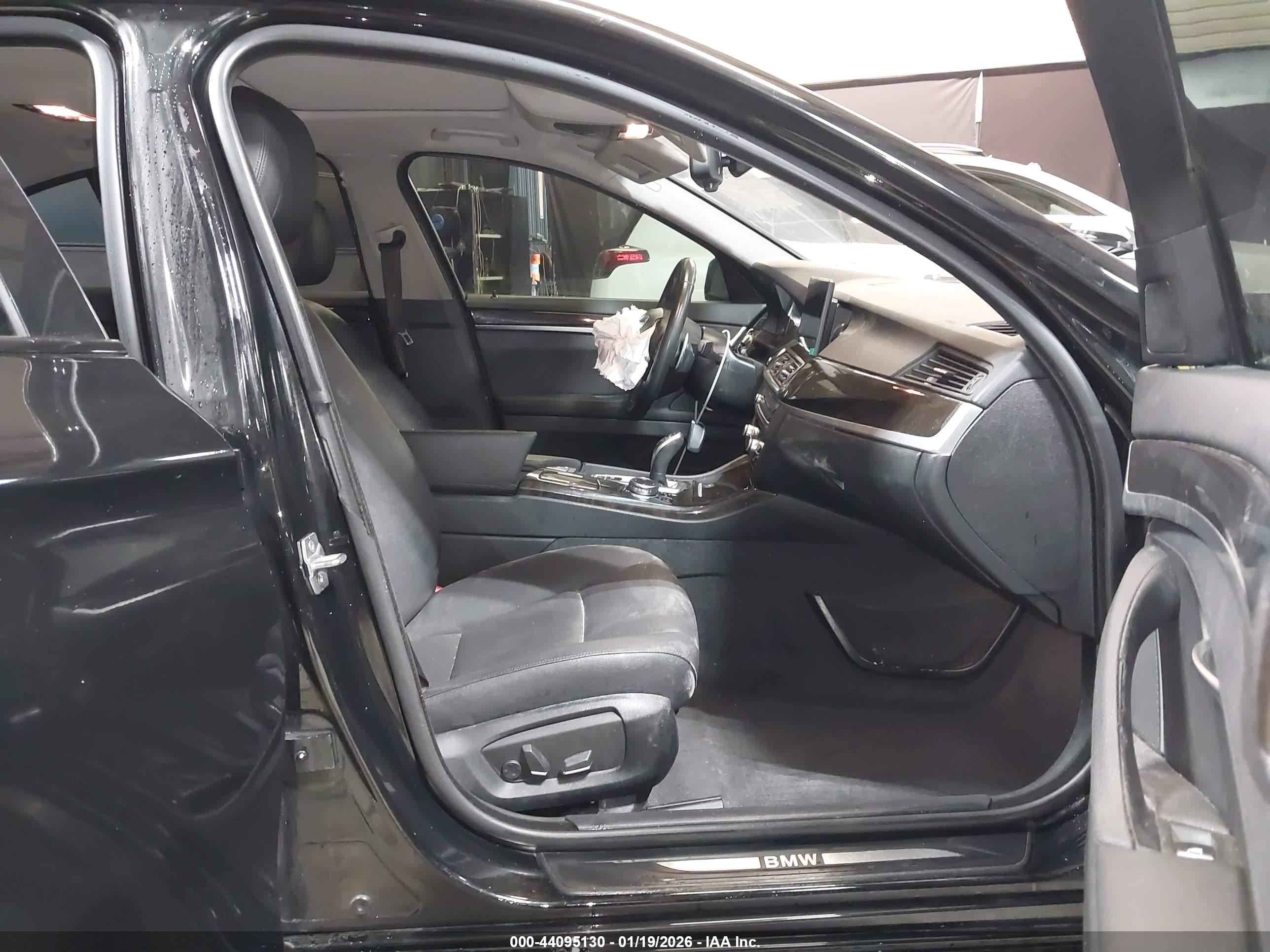 BMW 528I image 5