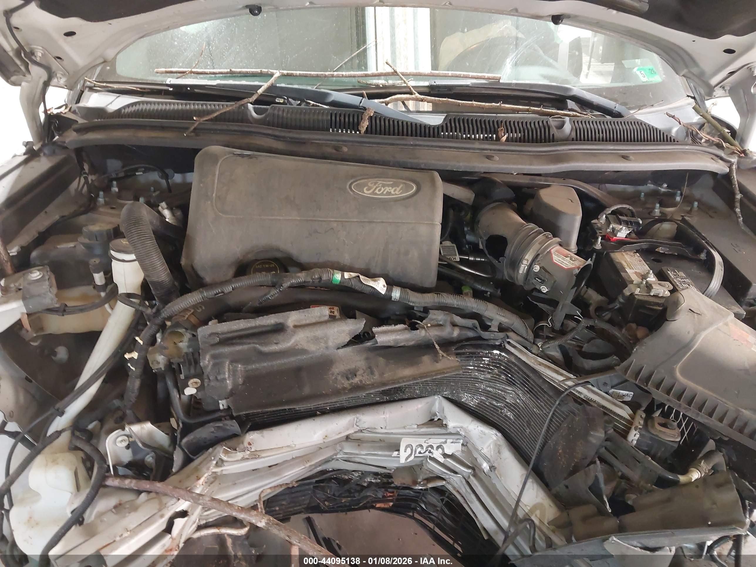 FORD EXPLORER image 10