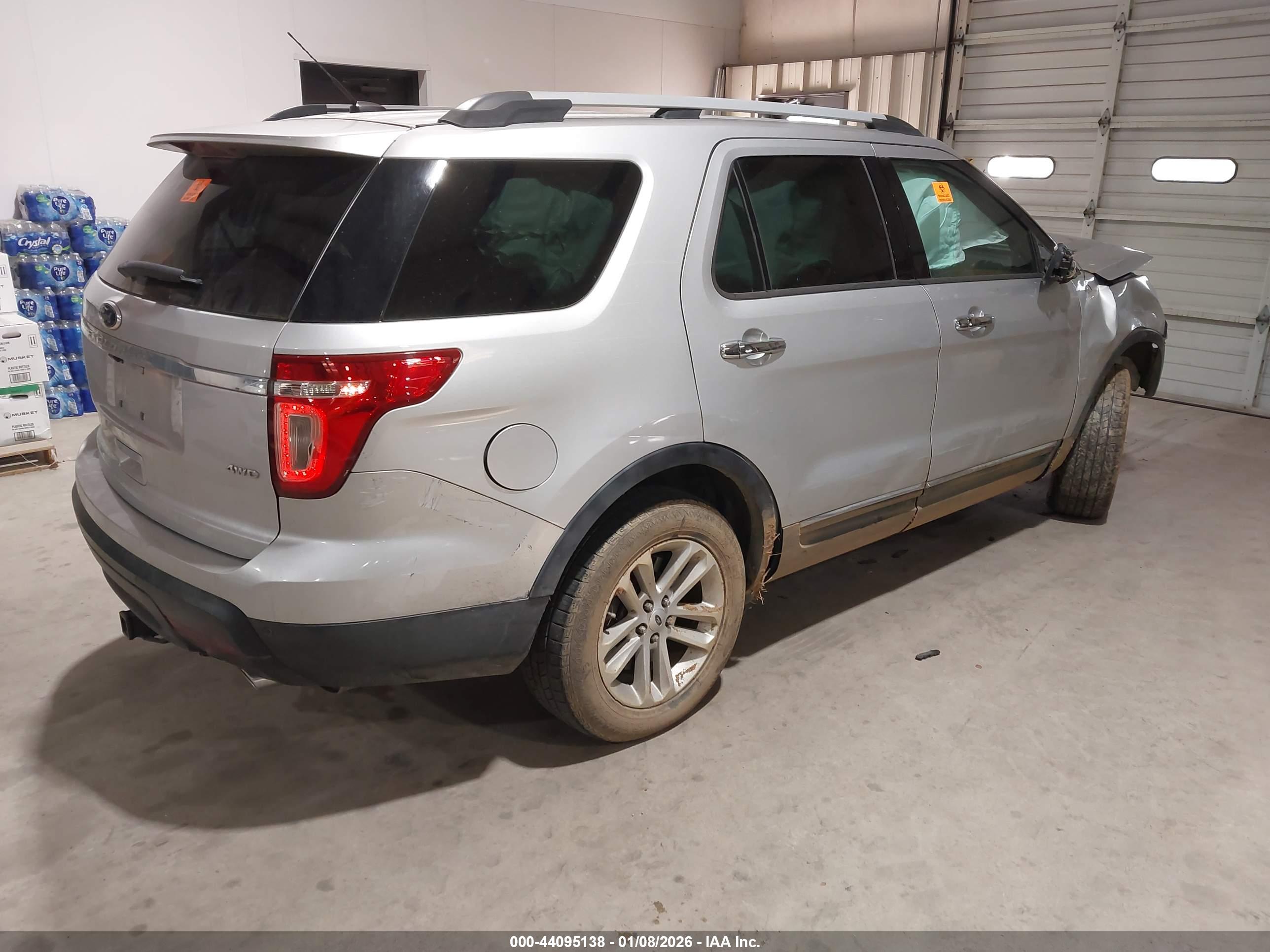 FORD EXPLORER image 4