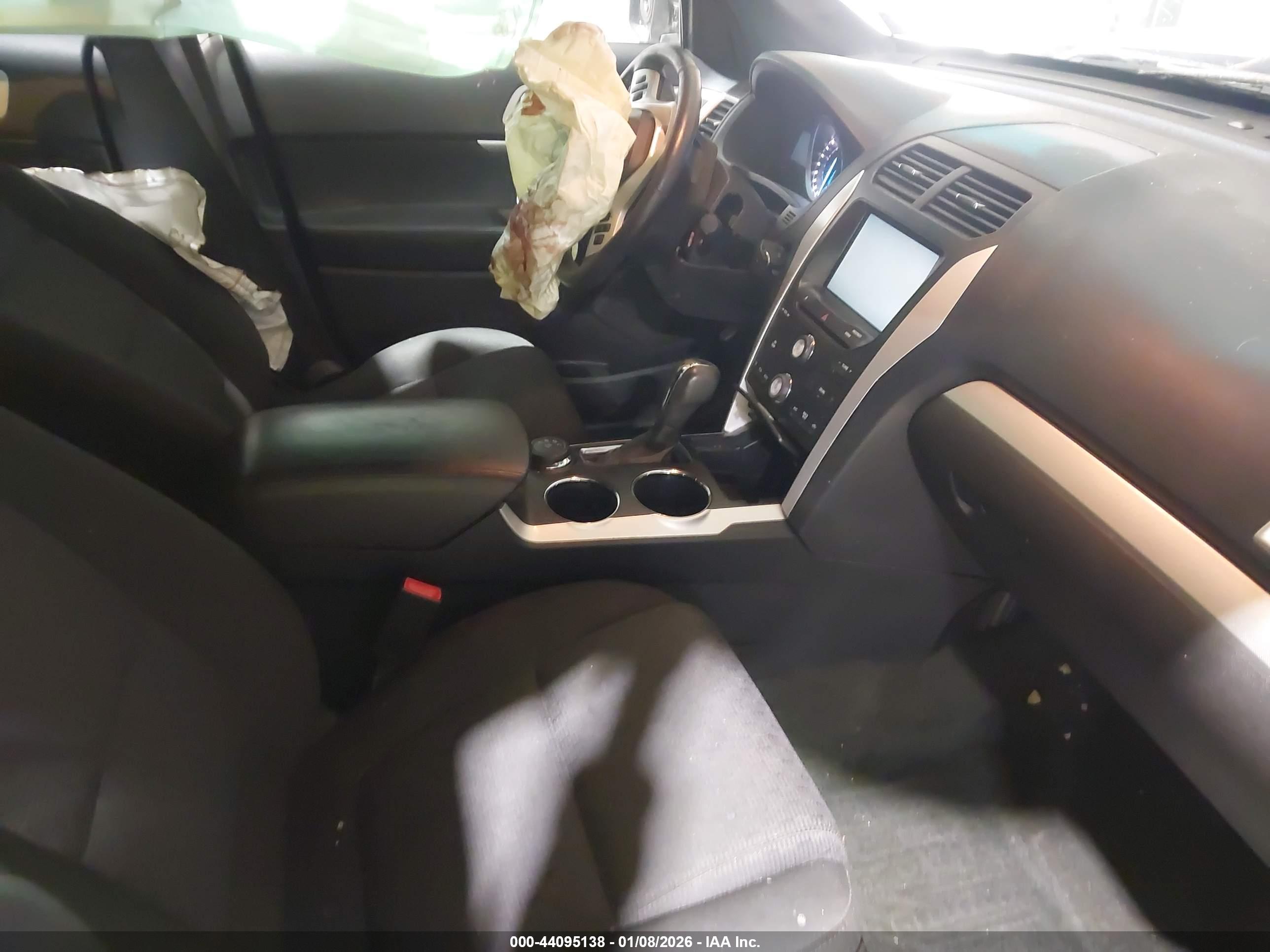 FORD EXPLORER image 5