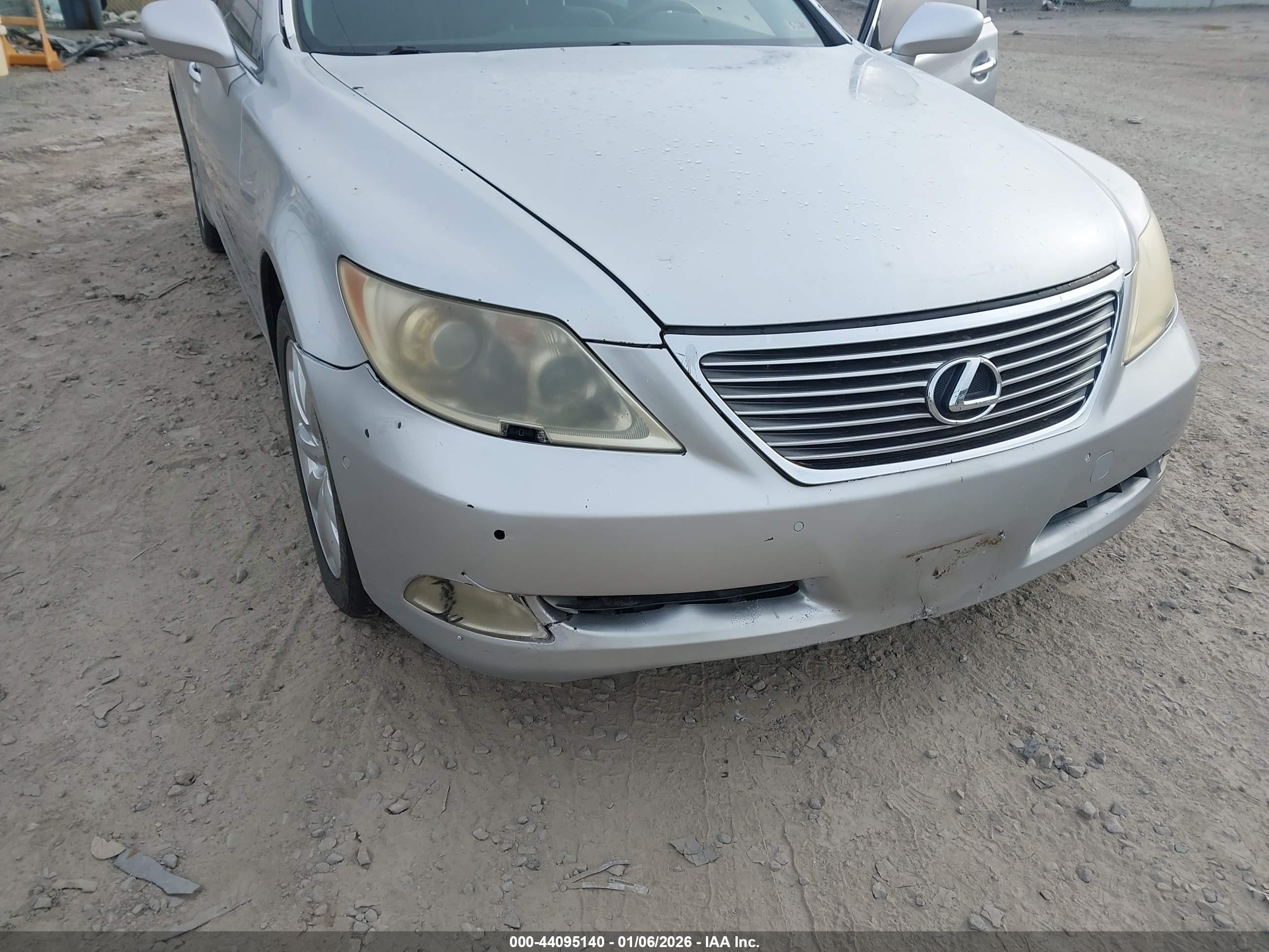 LEXUS LS image 6