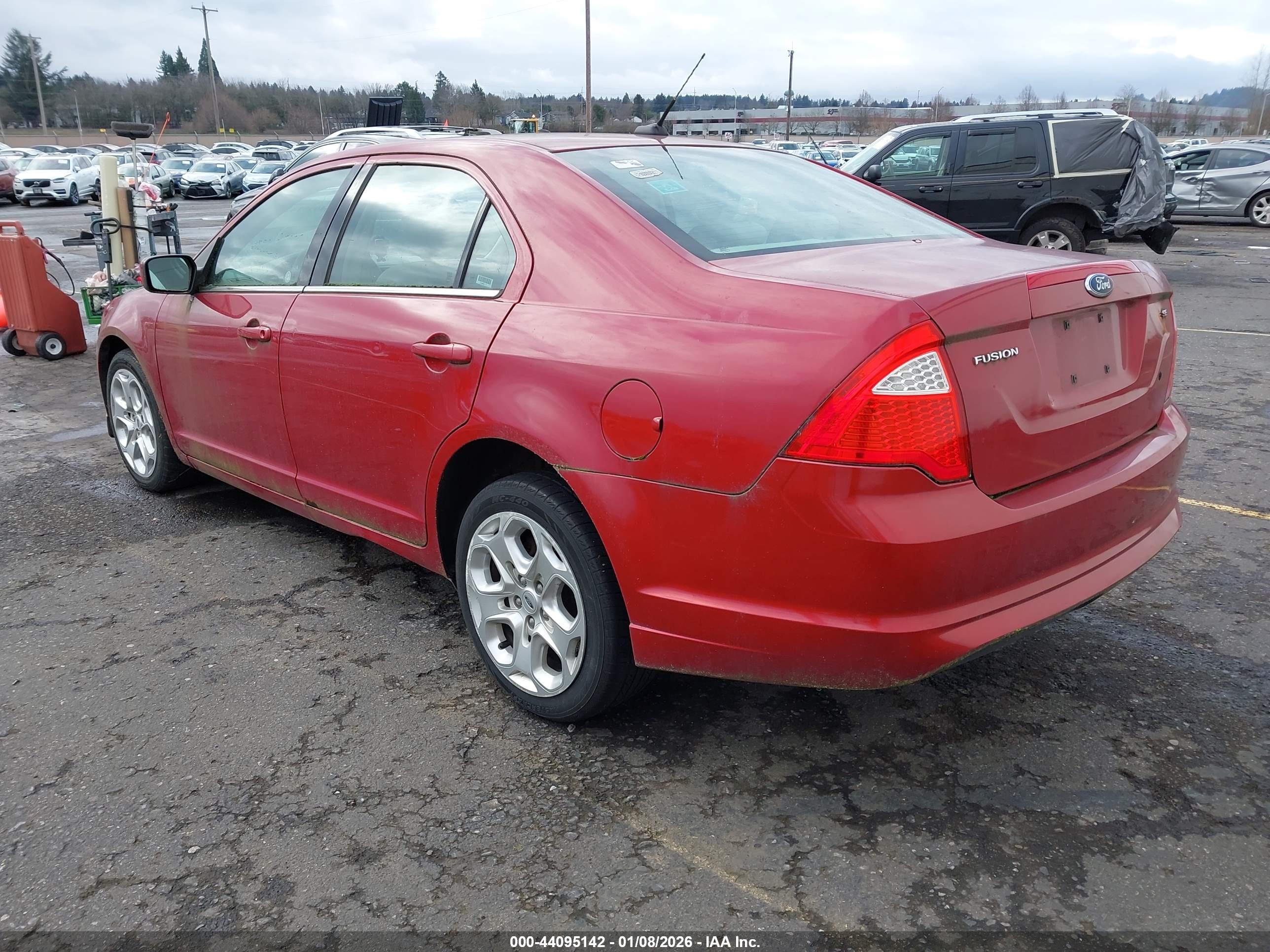 FORD FUSION image 3