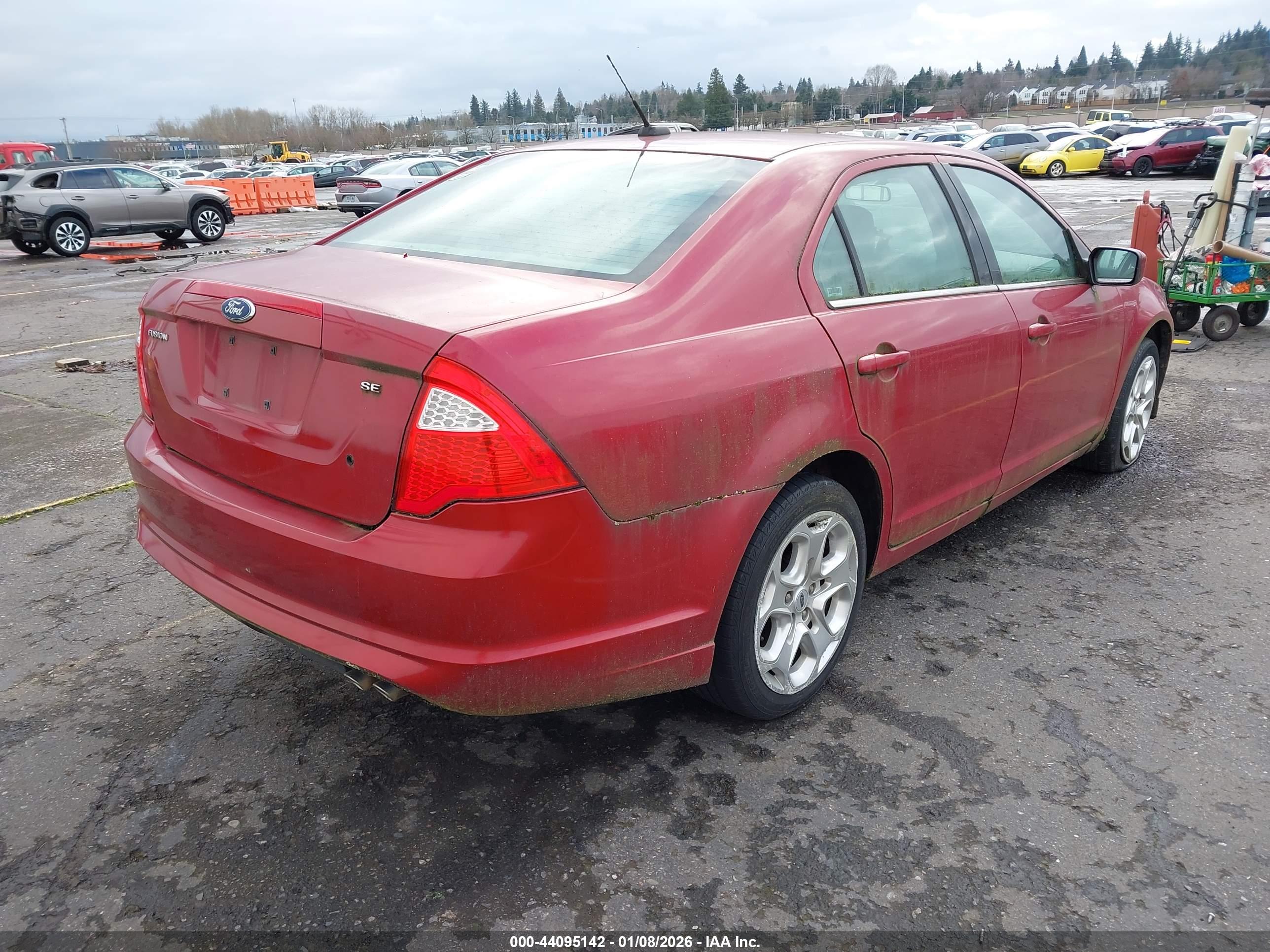 FORD FUSION image 4