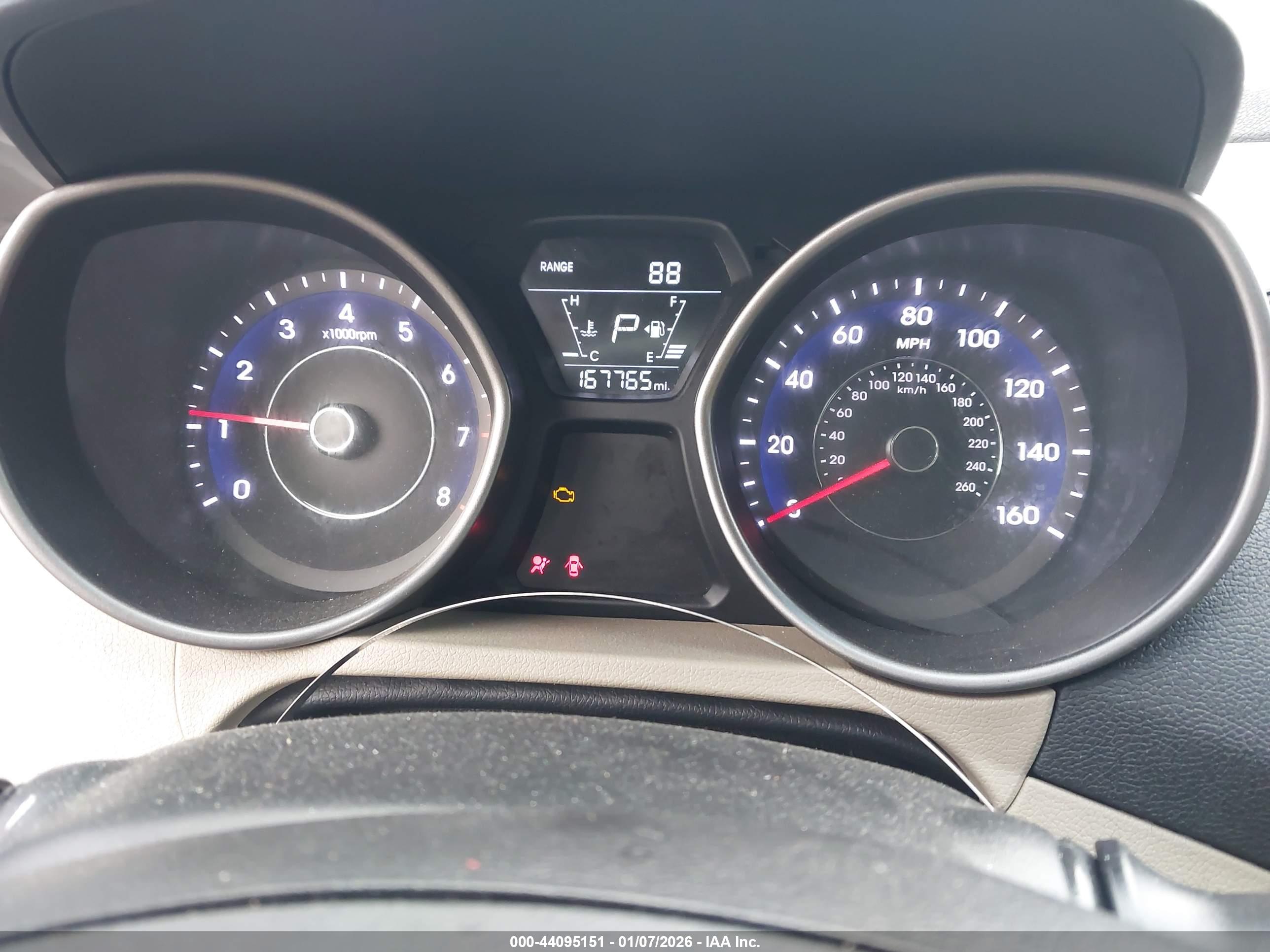 HYUNDAI ELANTRA image 7