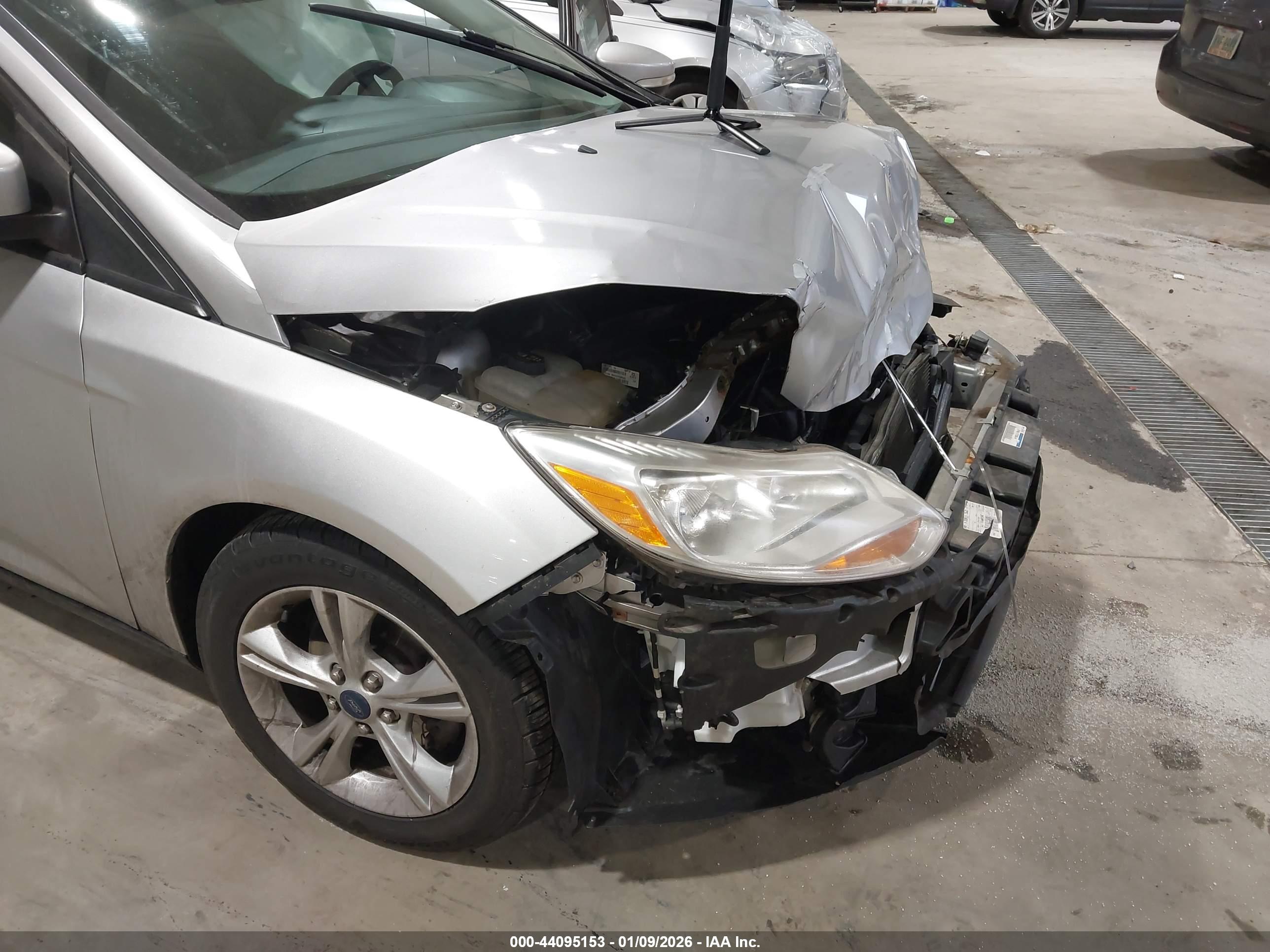 FORD FOCUS image 6