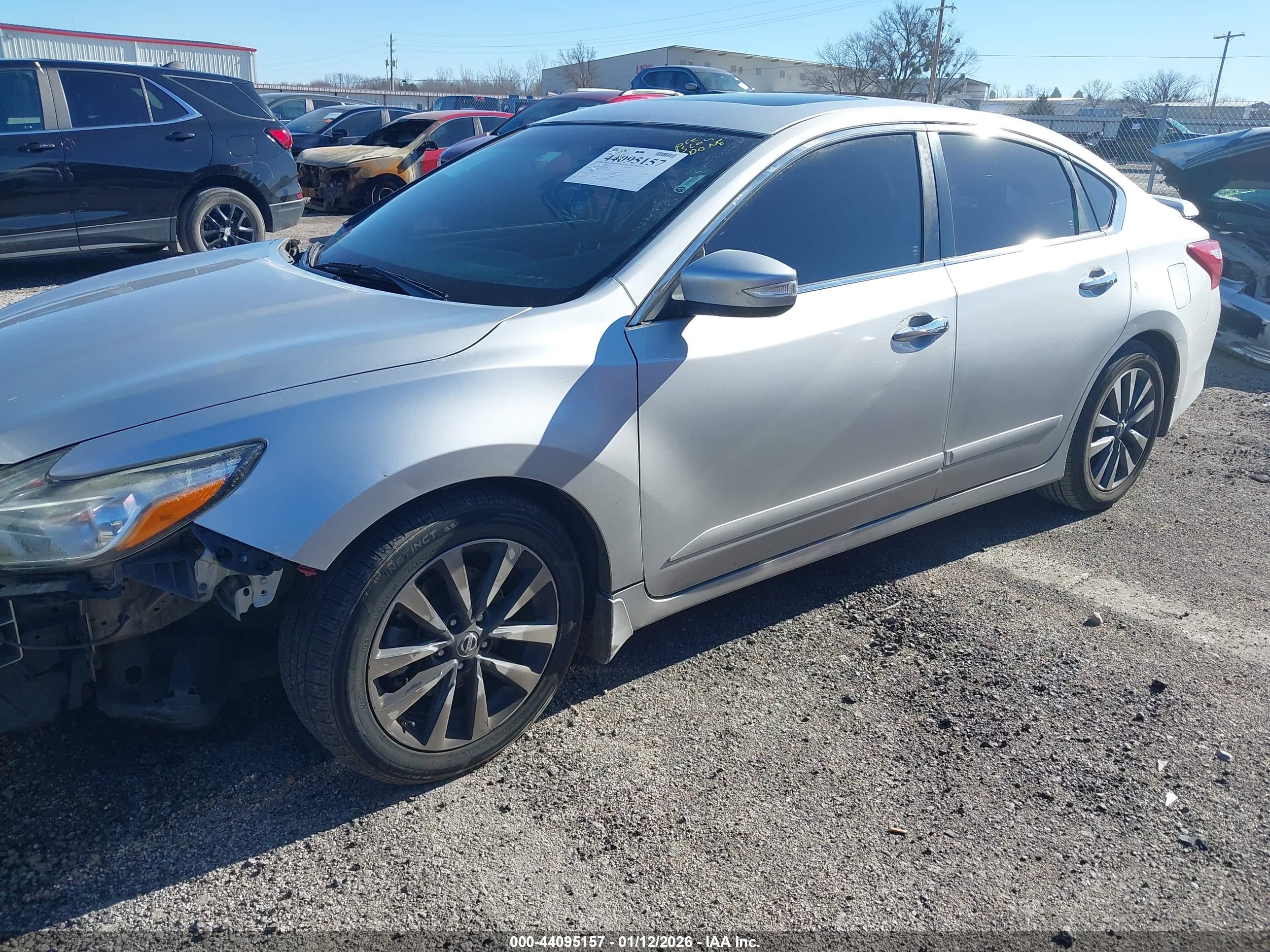 NISSAN ALTIMA image 2