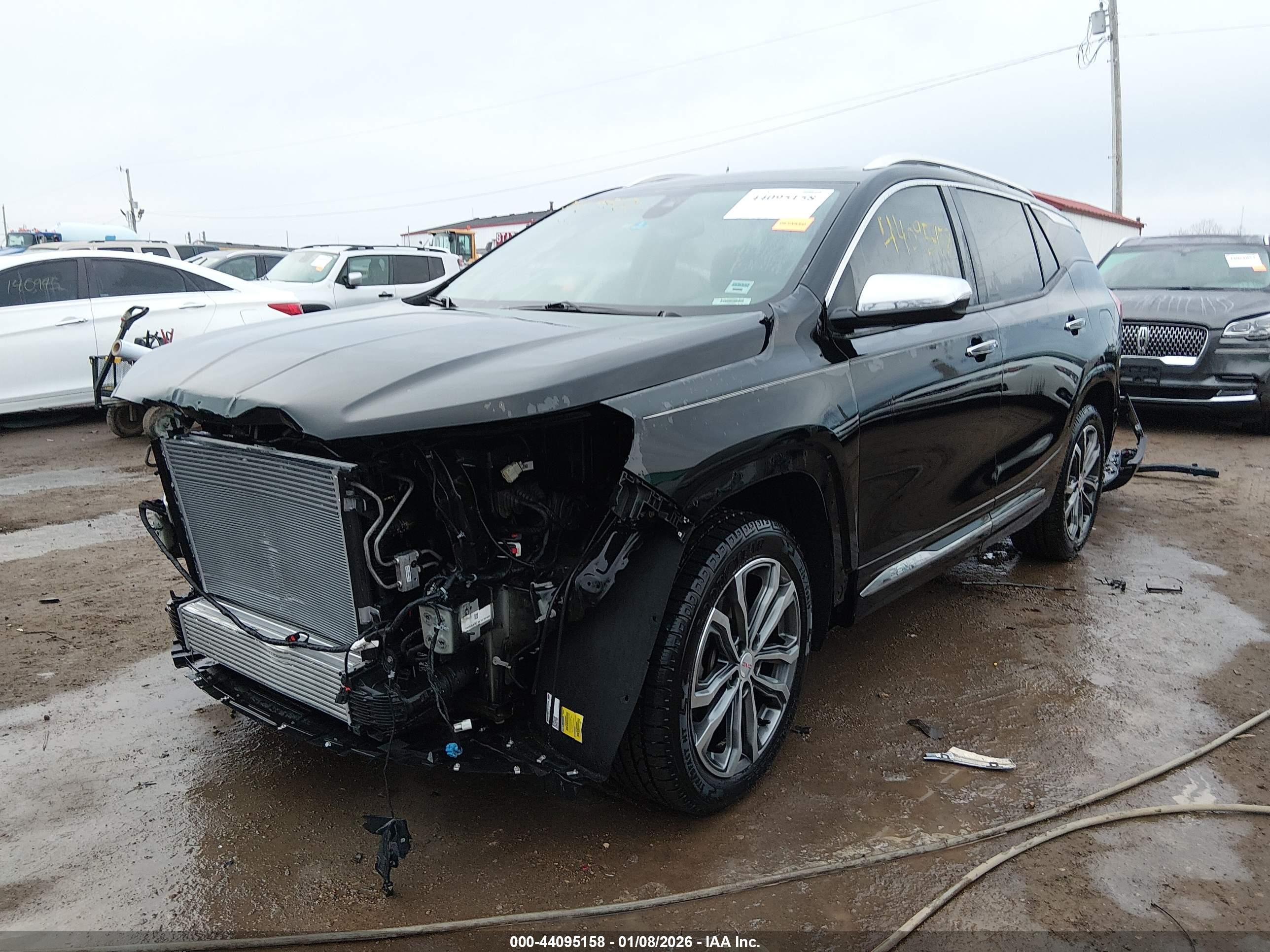 GMC TERRAIN image 2