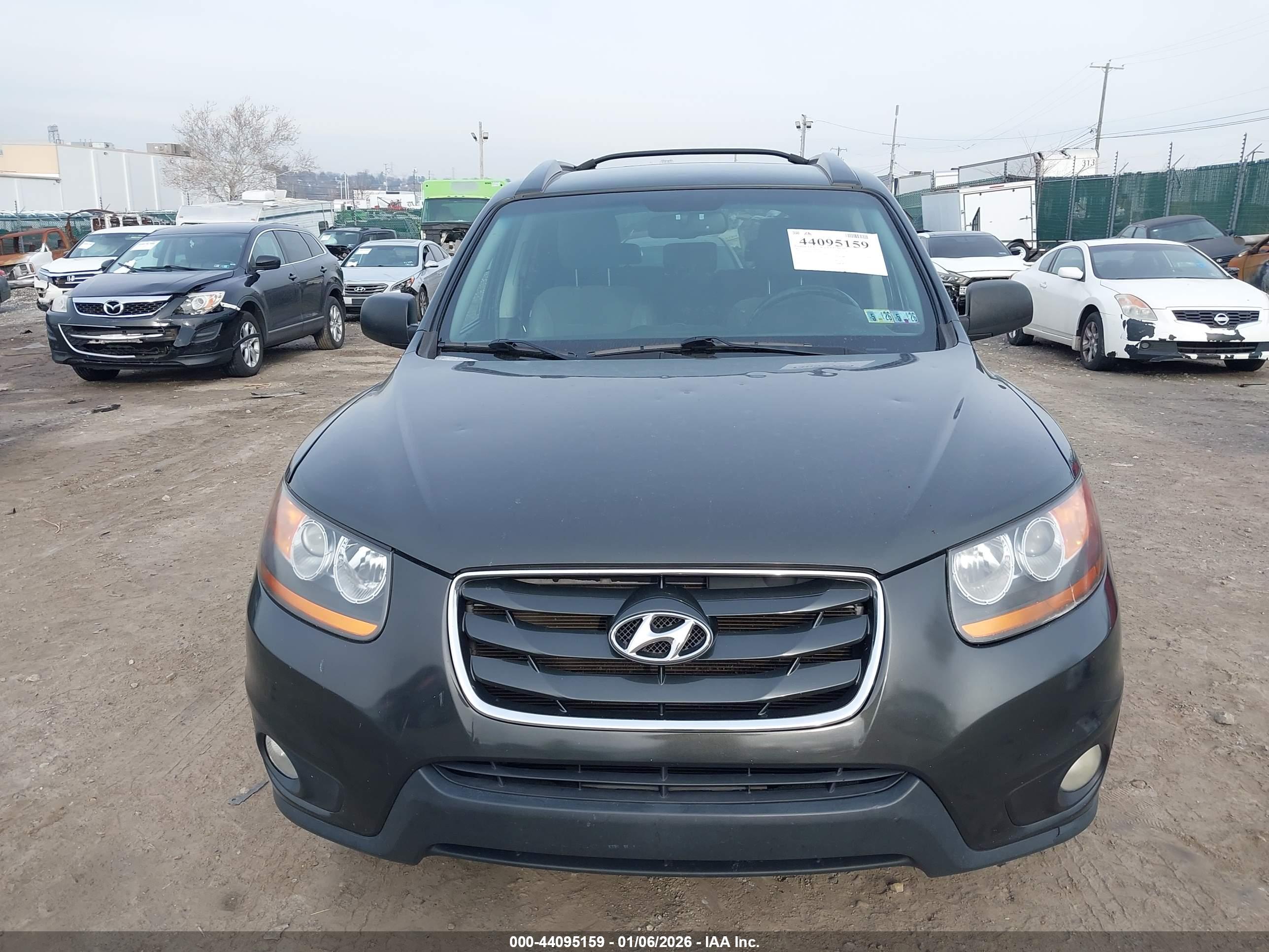 HYUNDAI SANTA image 6