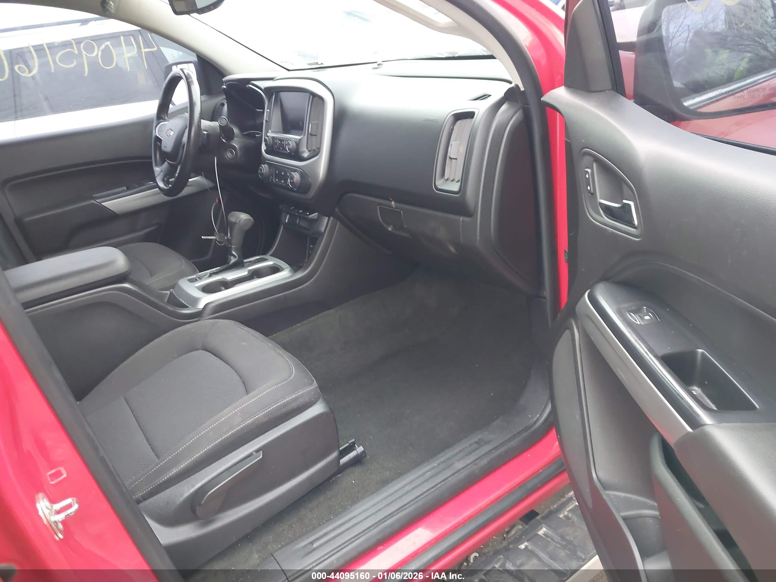 CHEVROLET COLORADO image 5