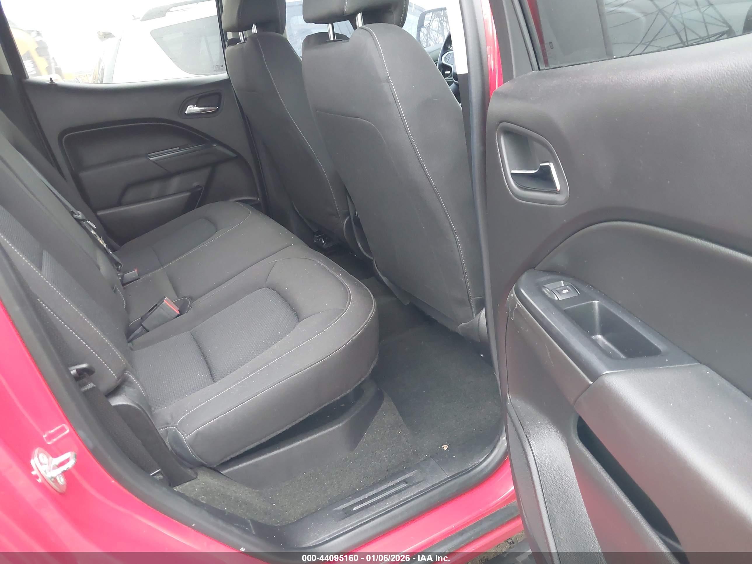 CHEVROLET COLORADO image 8