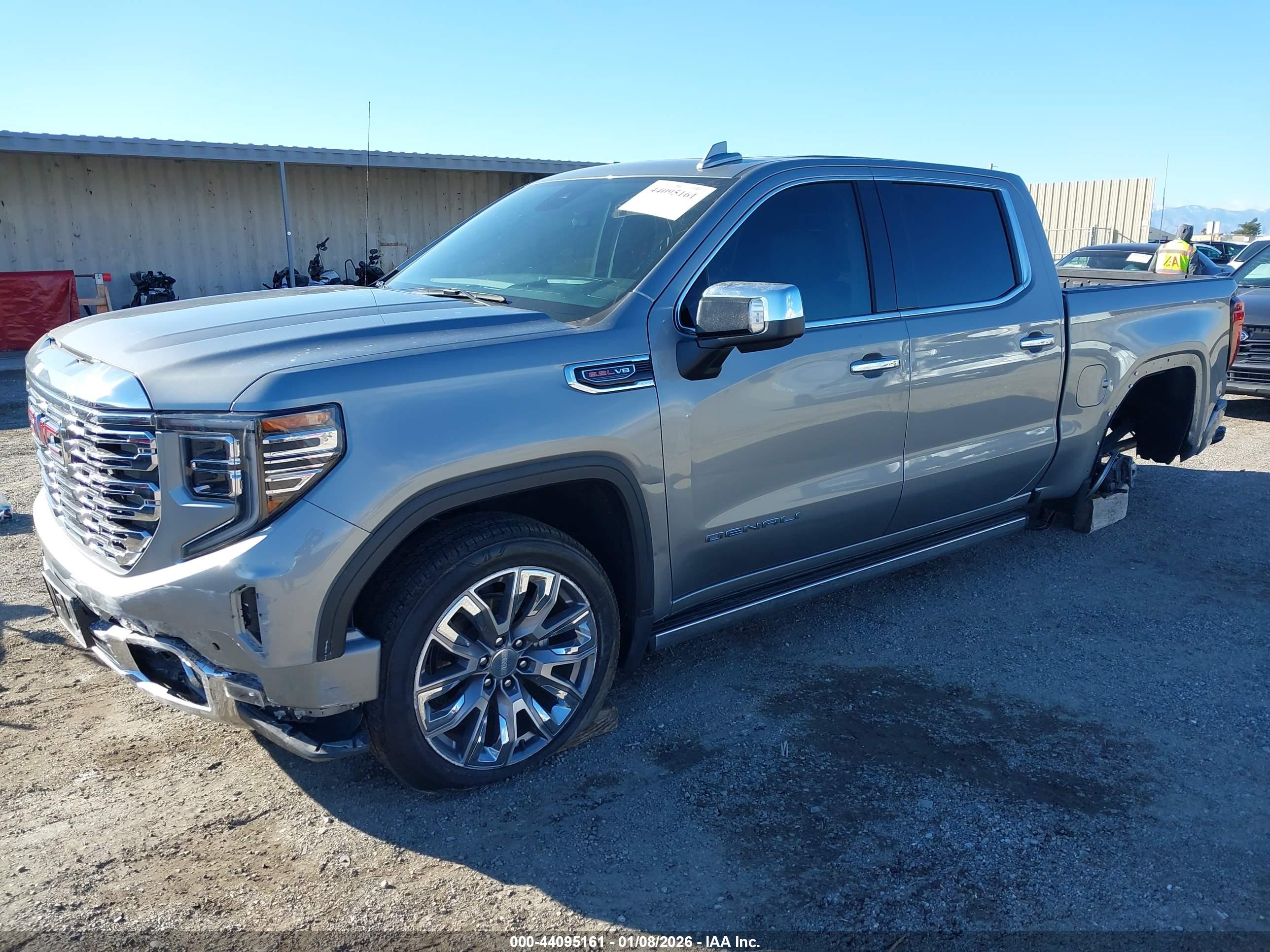 GMC SIERRA image 2