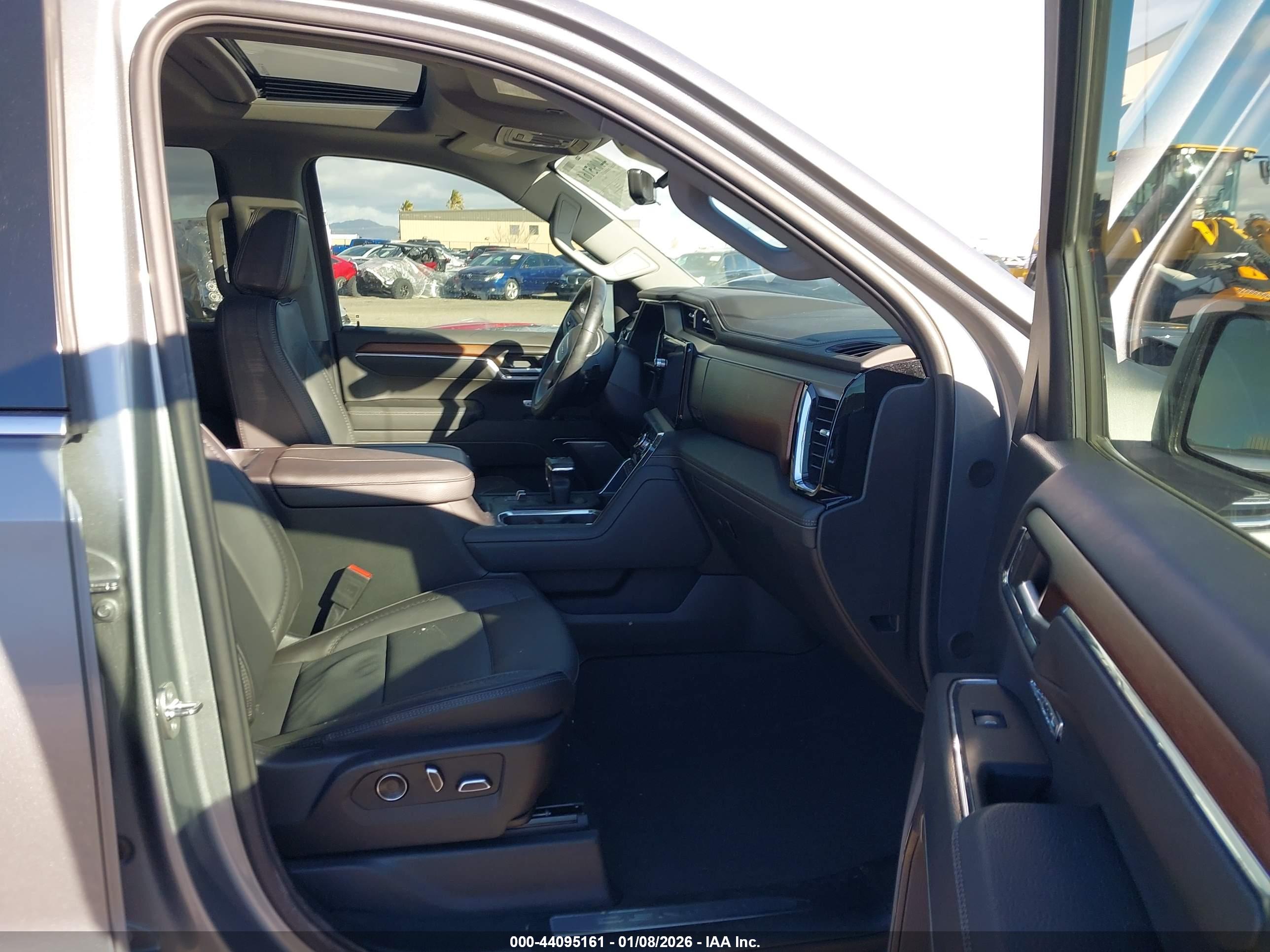 GMC SIERRA image 5