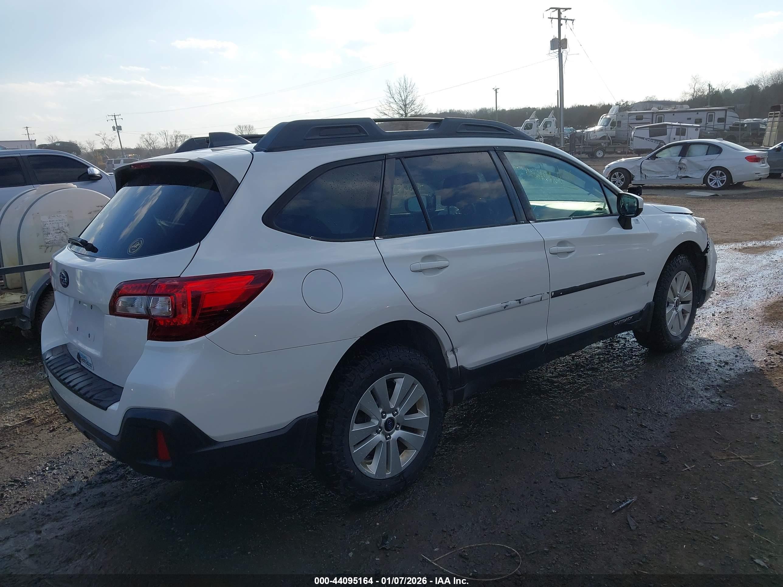 SUBARU OUTBACK image 4