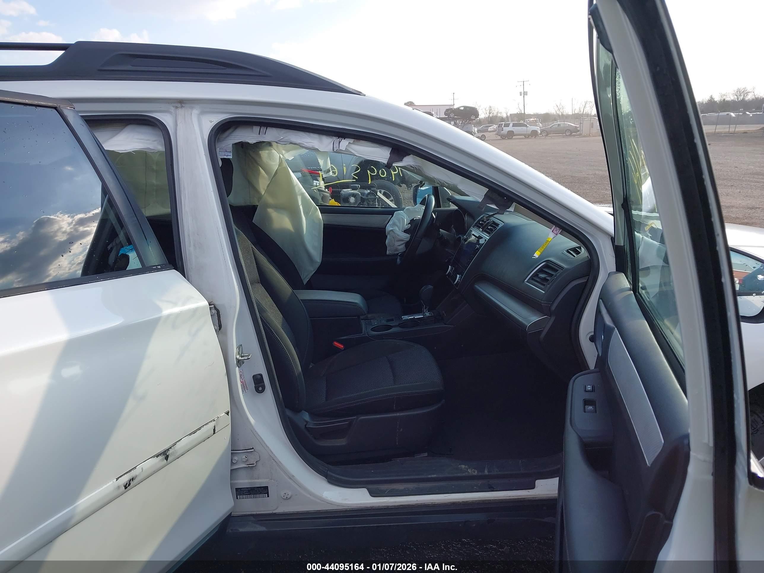 SUBARU OUTBACK image 5
