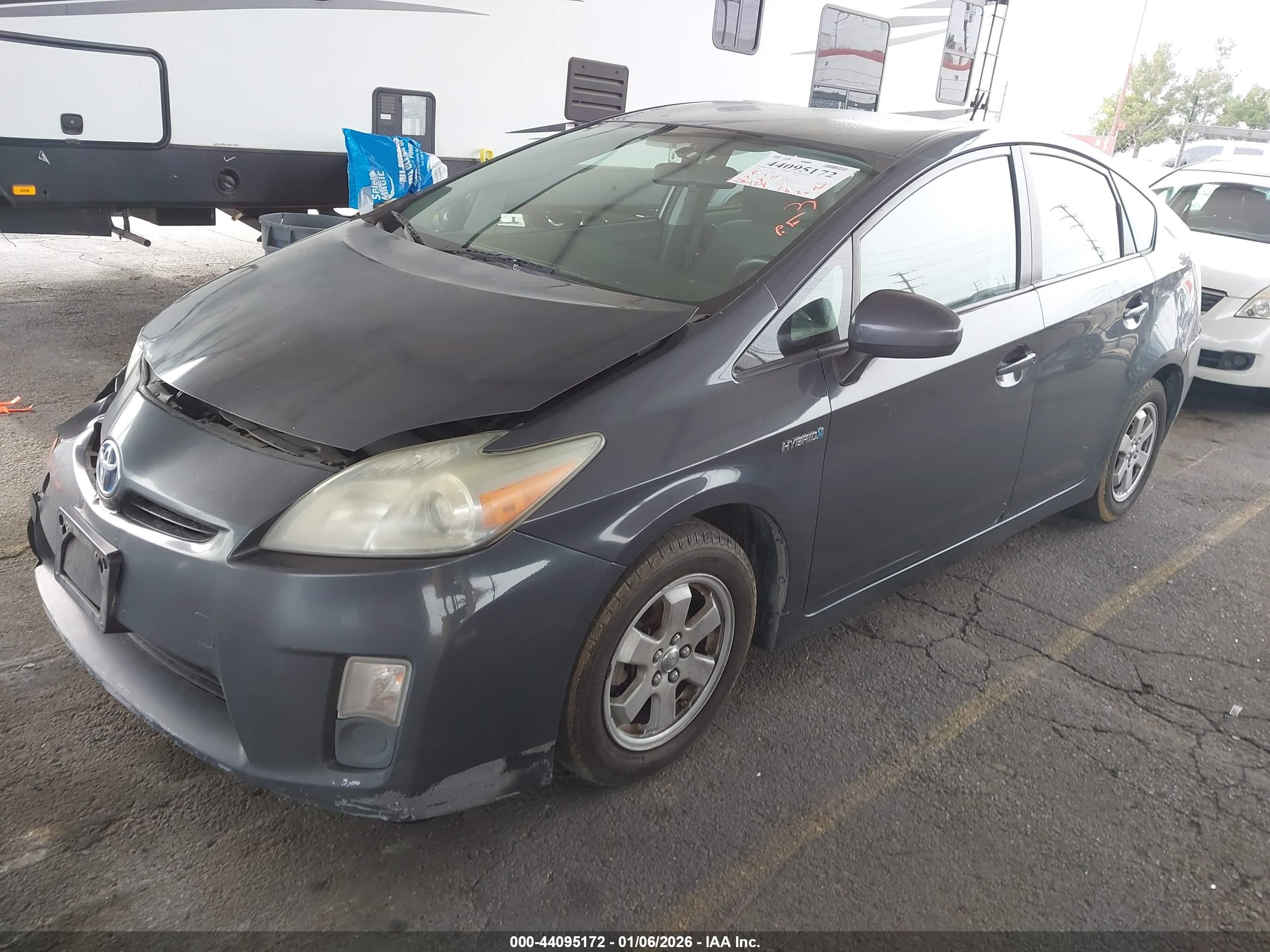 TOYOTA PRIUS image 2