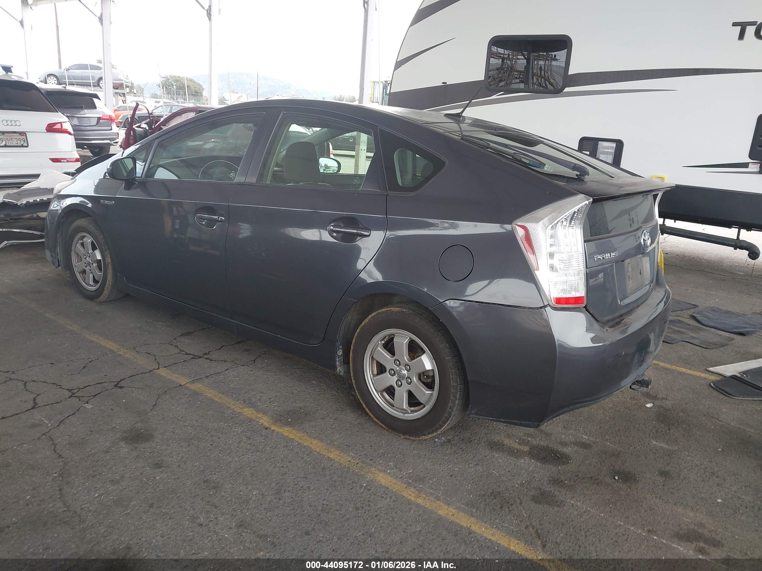 TOYOTA PRIUS image 3