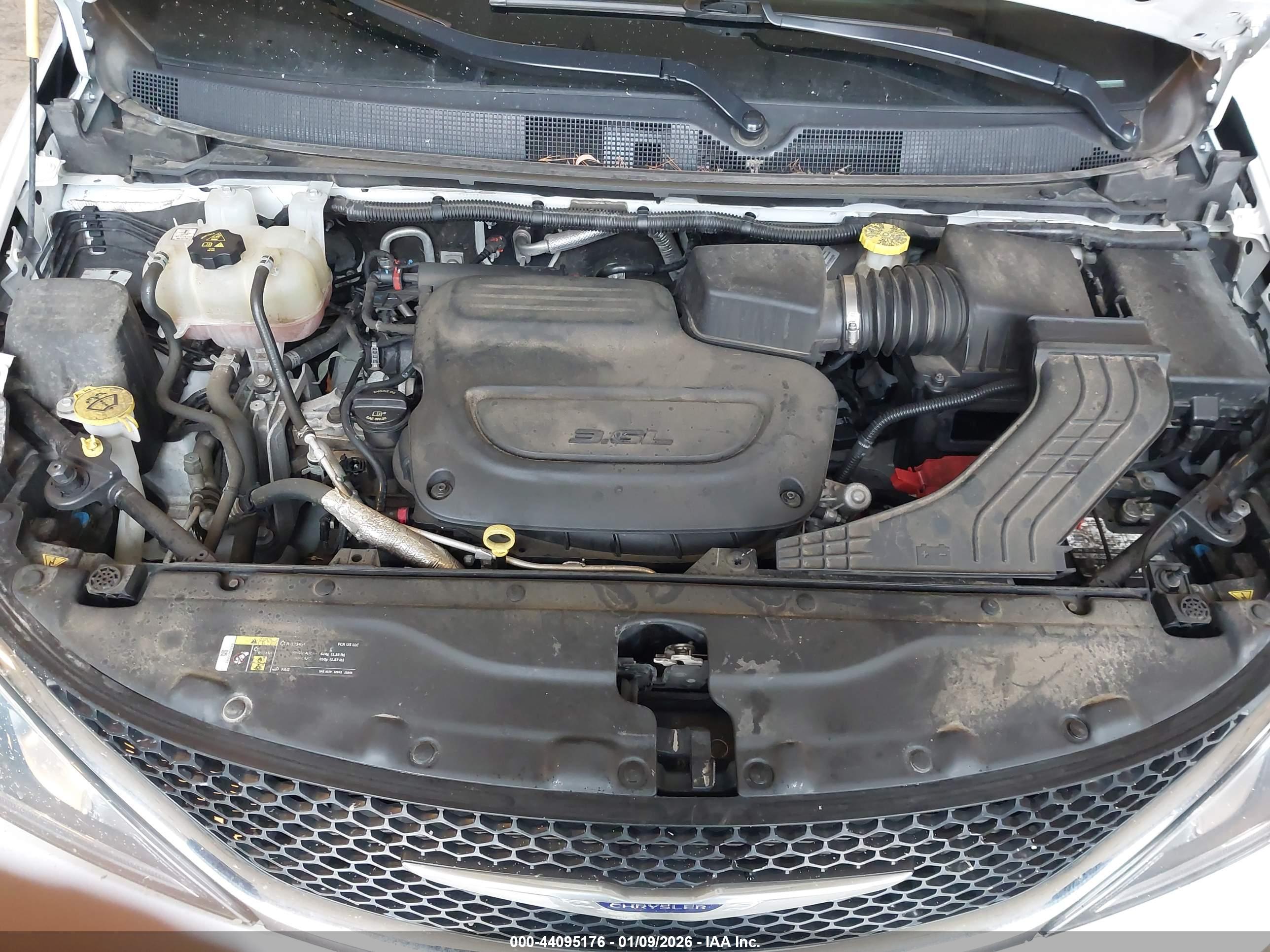 CHRYSLER PACIFICA image 10