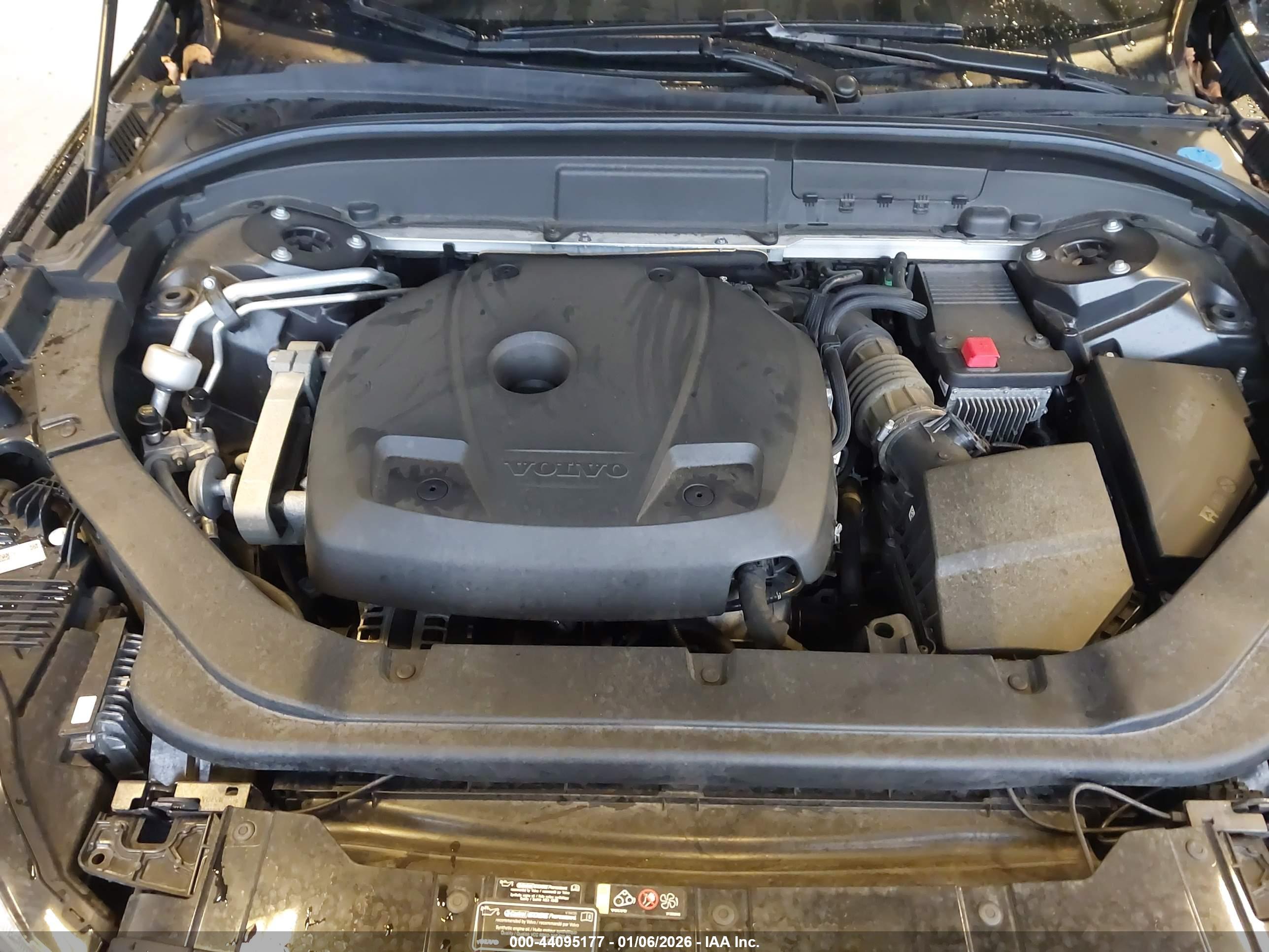 VOLVO XC60 image 10