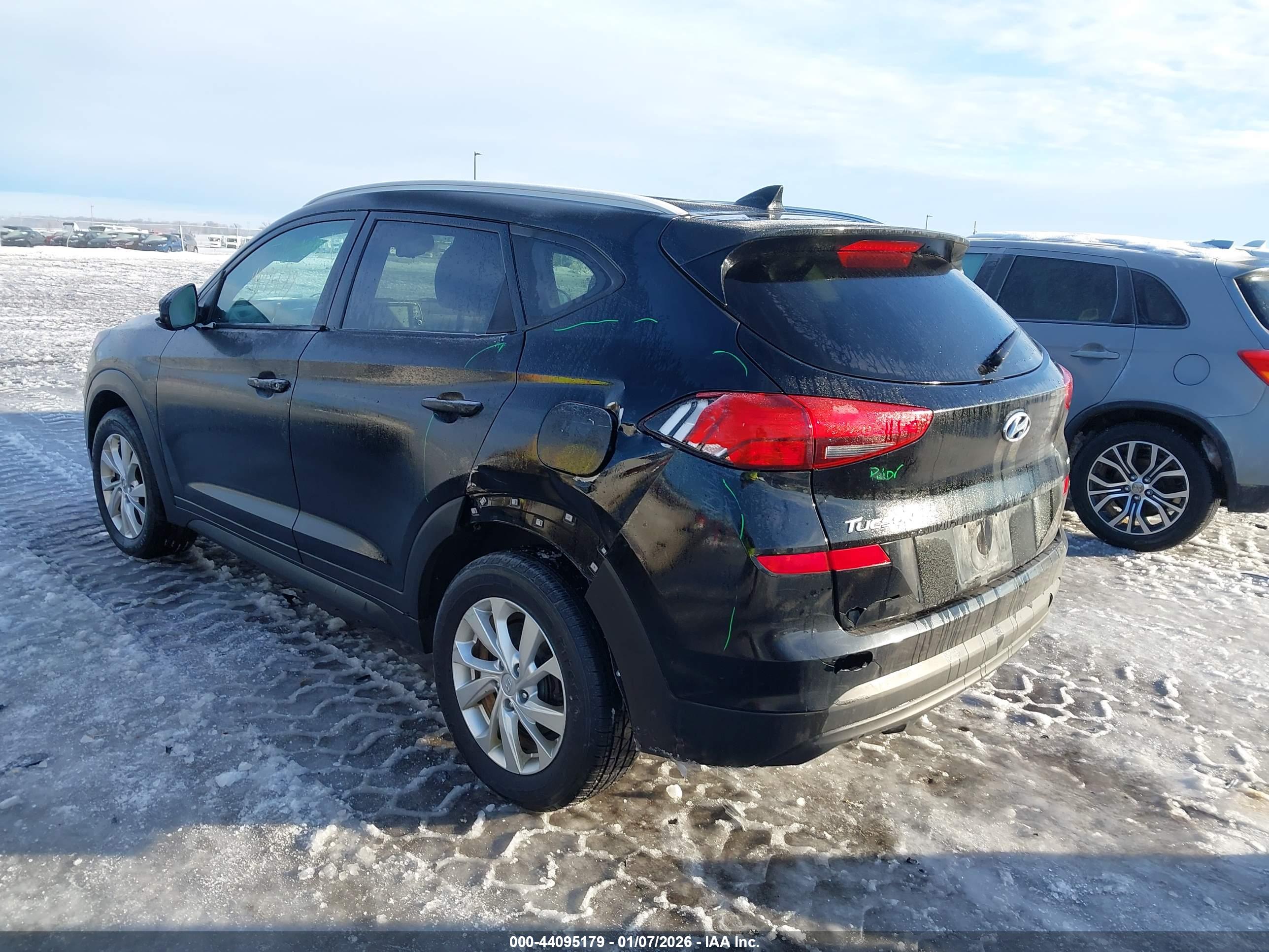 HYUNDAI TUCSON image 3