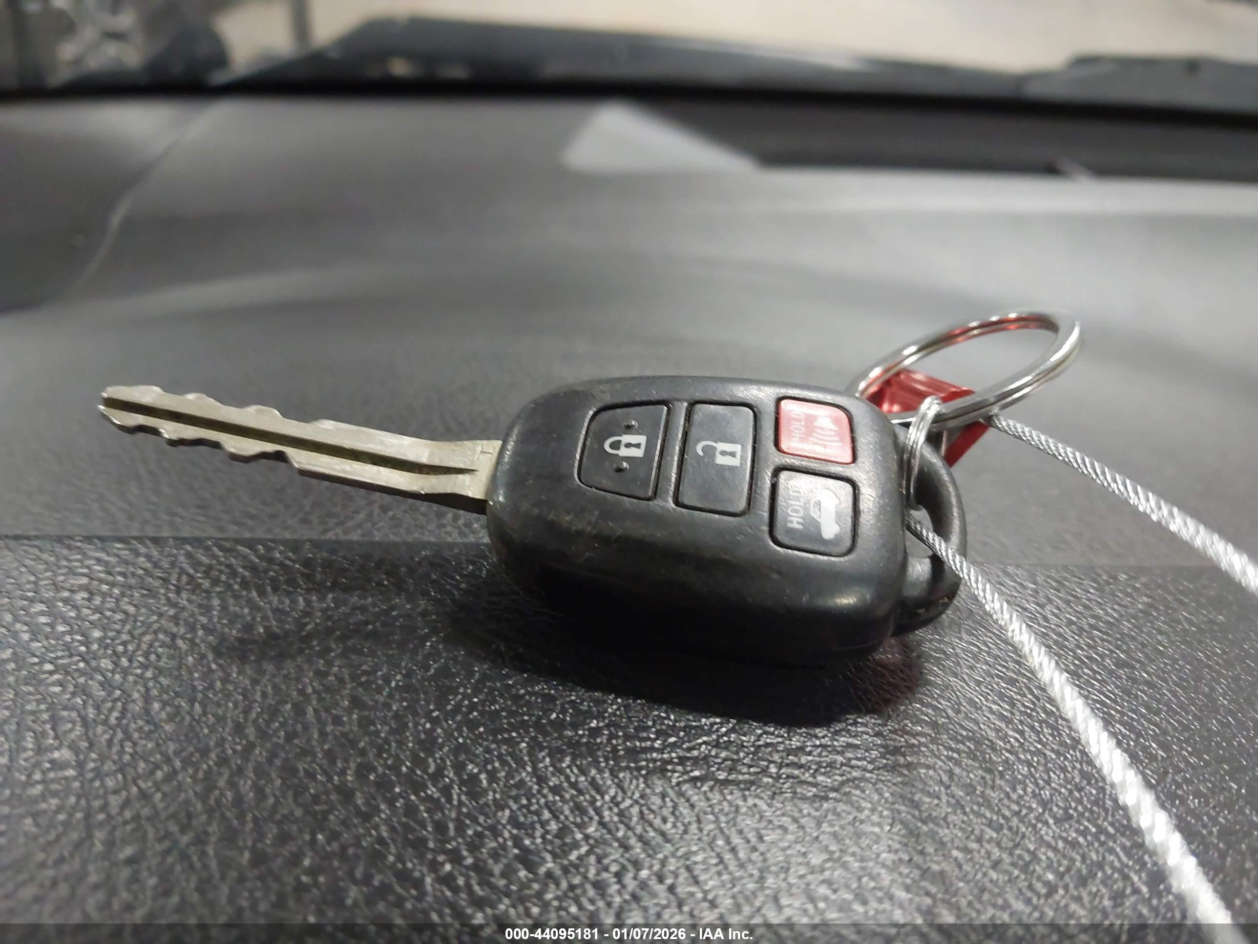 TOYOTA CAMRY image 11