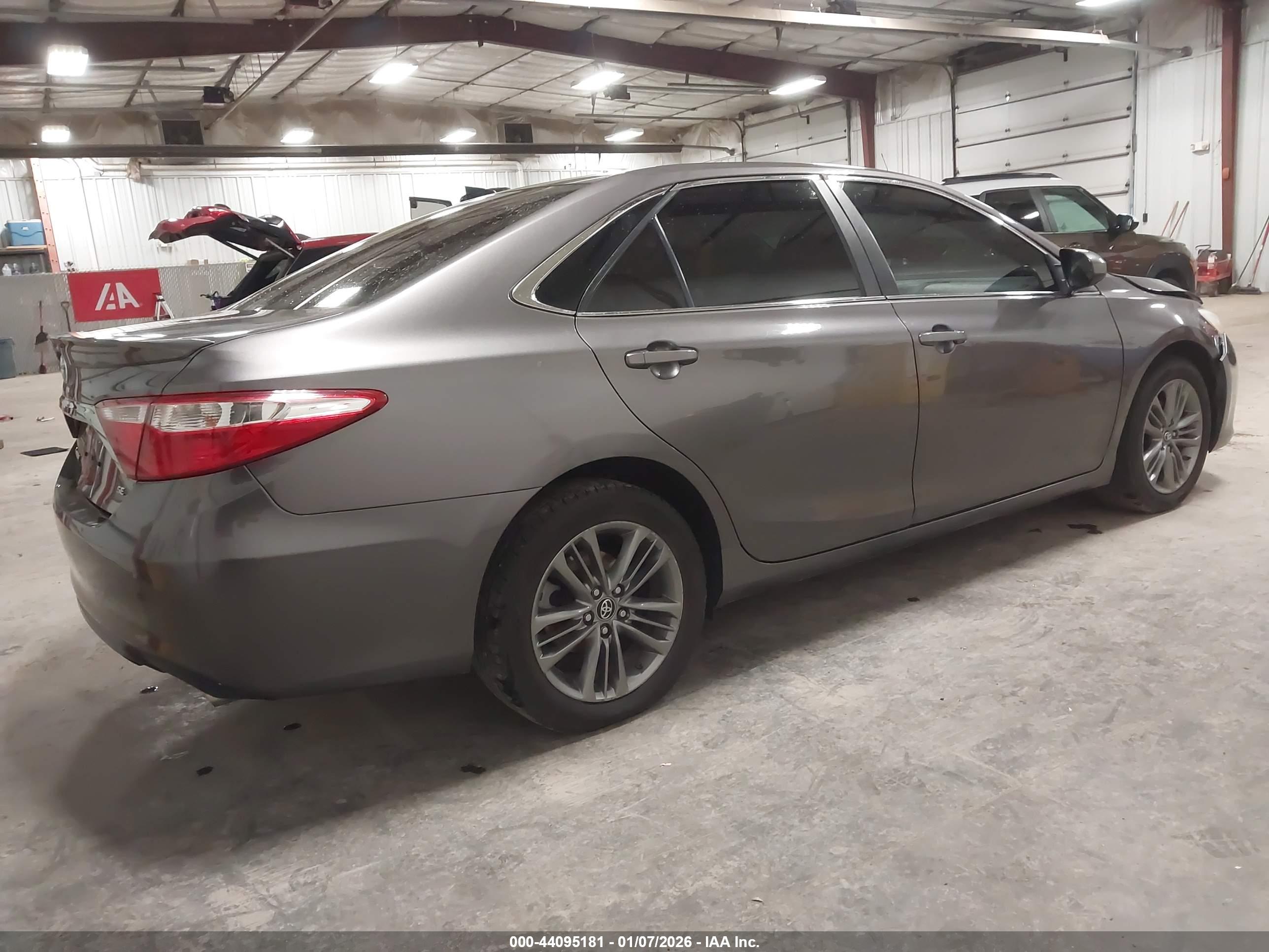 TOYOTA CAMRY image 4