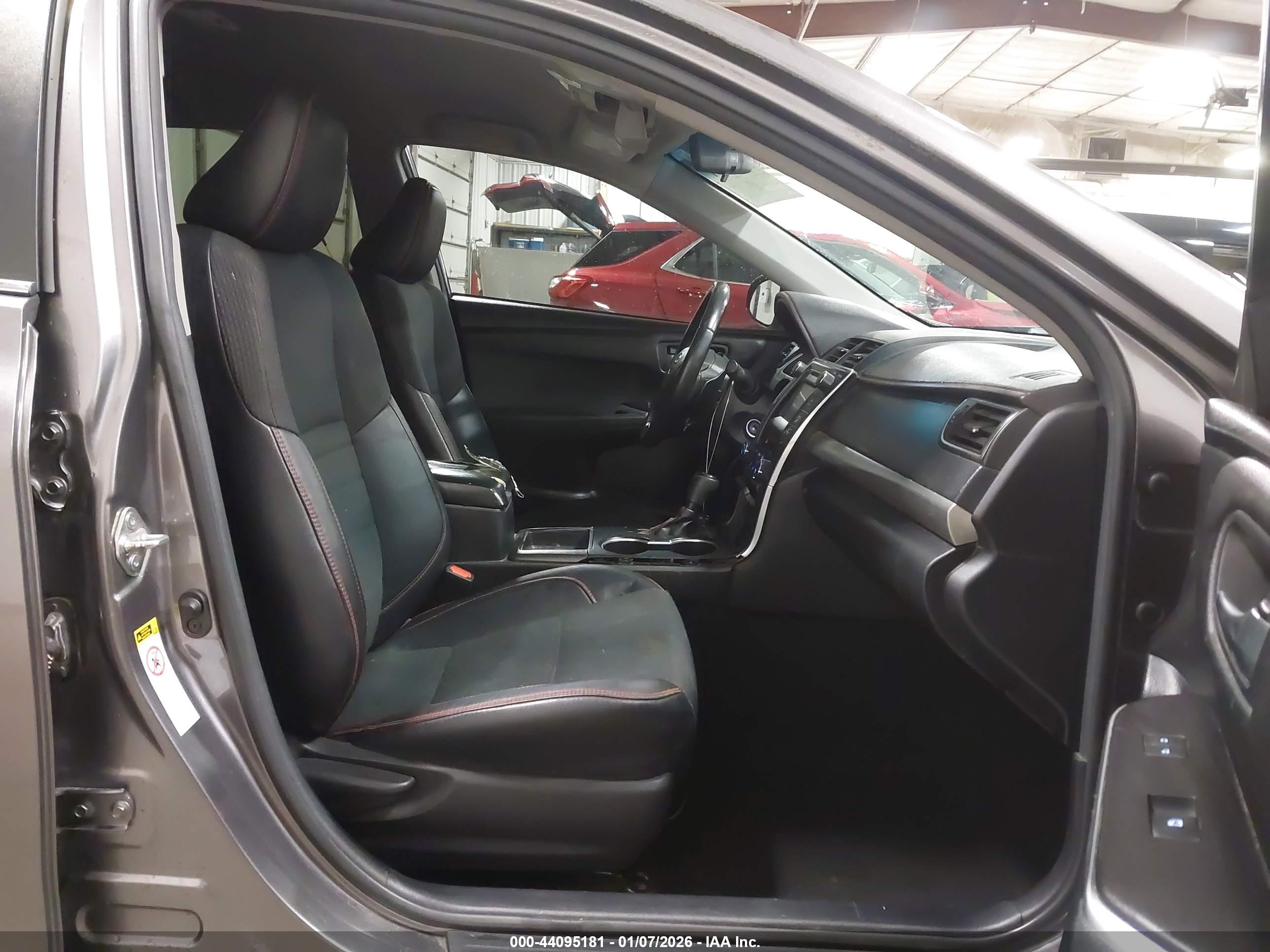 TOYOTA CAMRY image 5