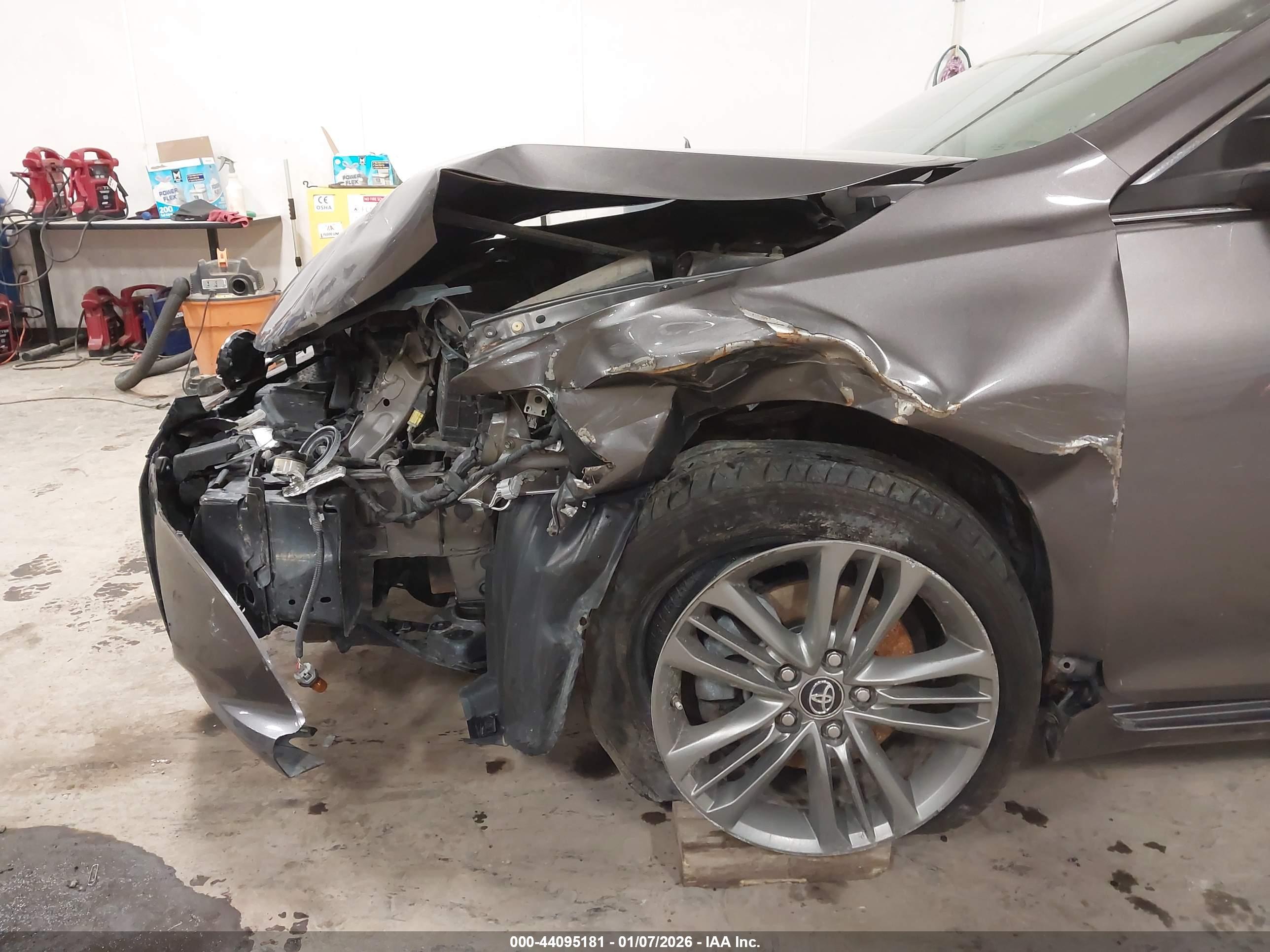 TOYOTA CAMRY image 6