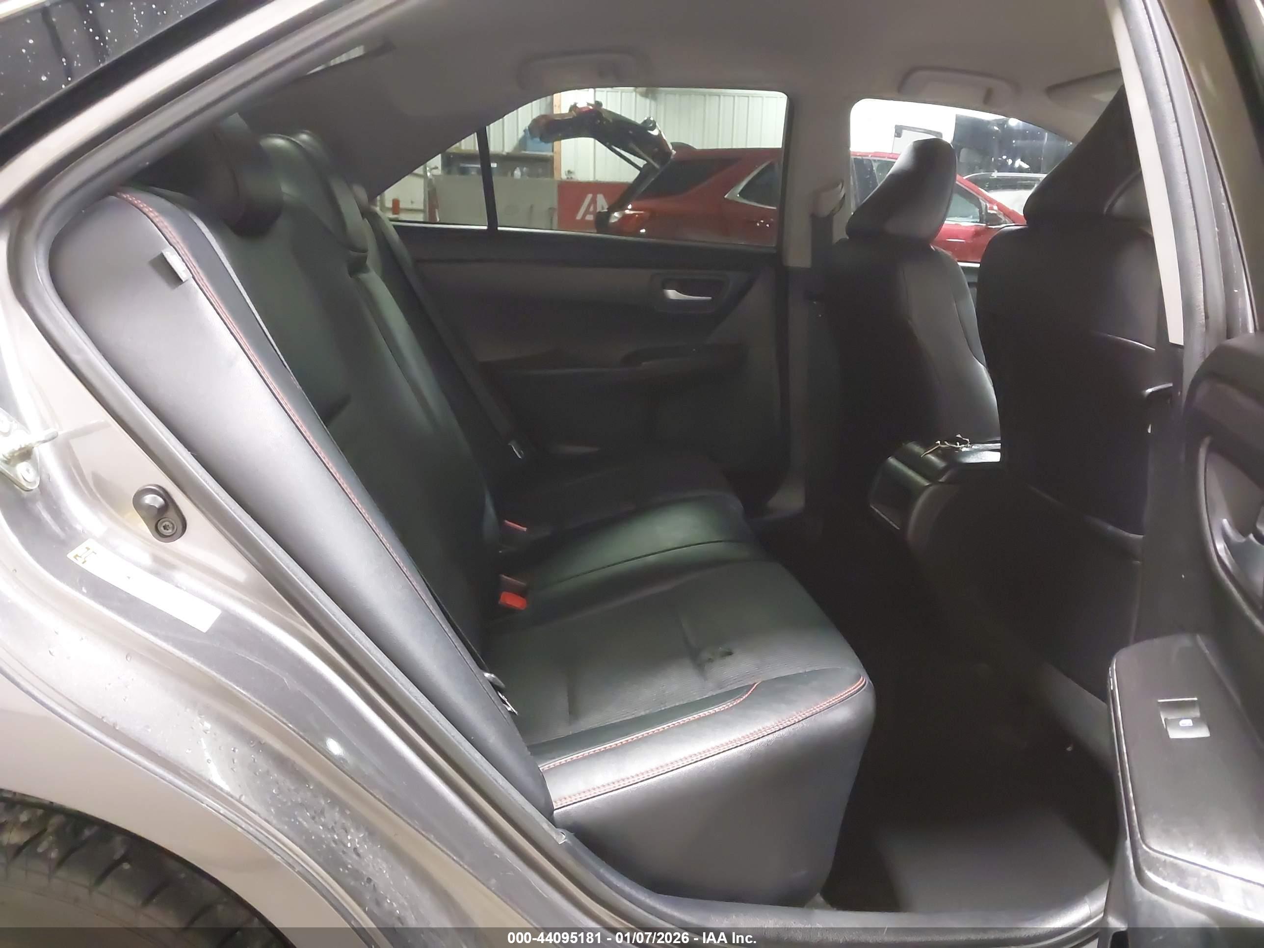 TOYOTA CAMRY image 8