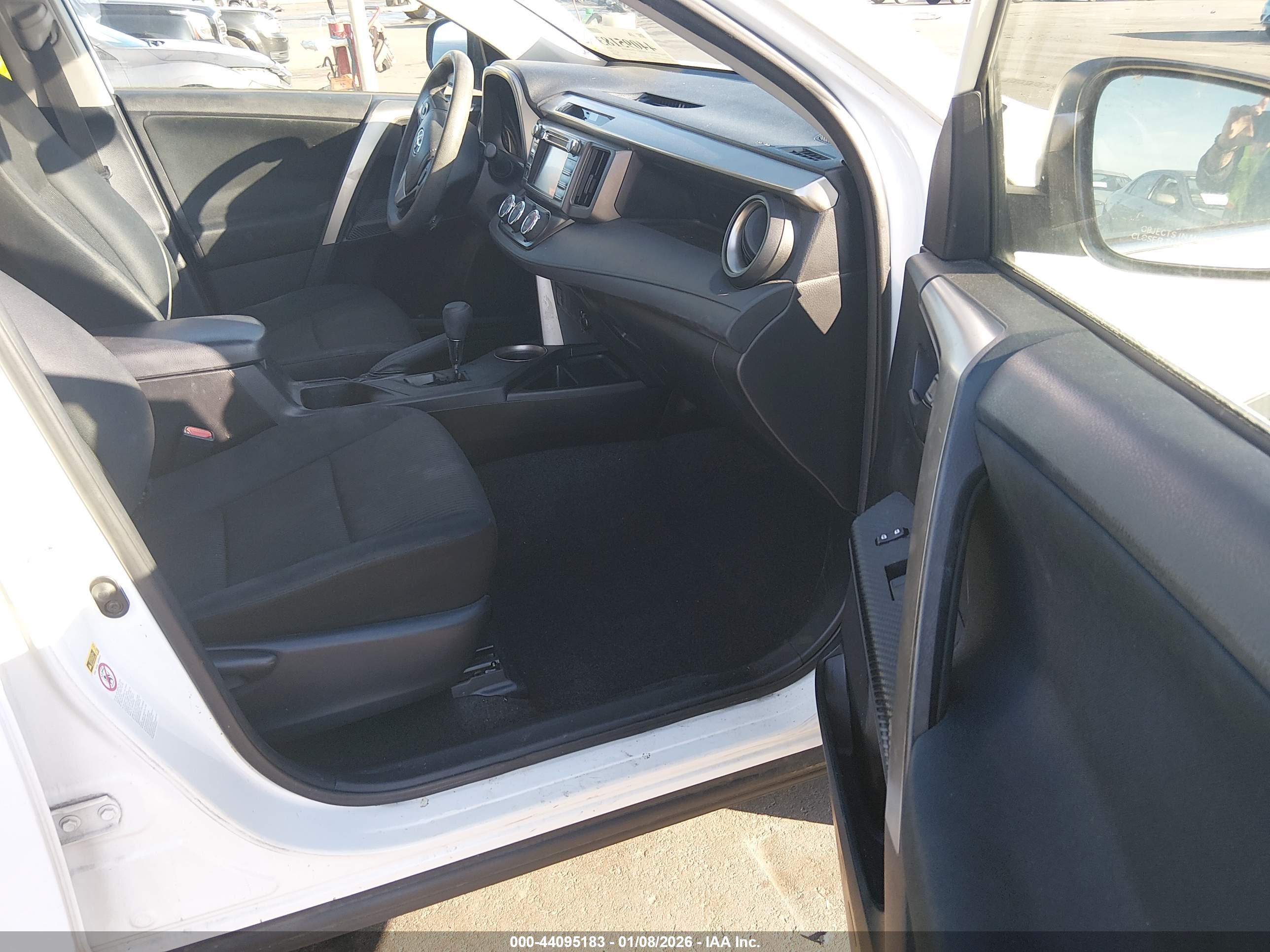TOYOTA RAV4 image 5
