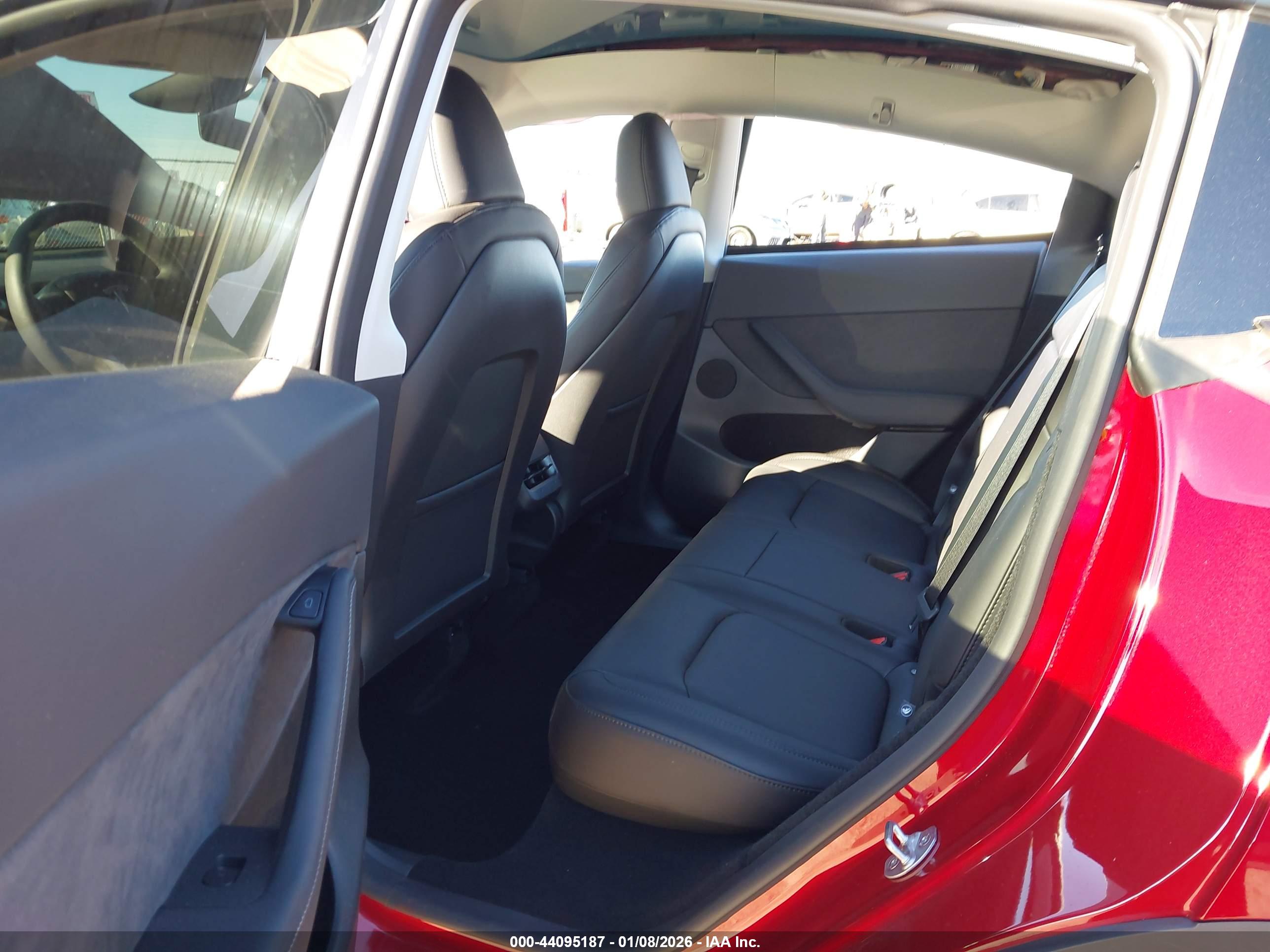 TESLA MODEL image 8