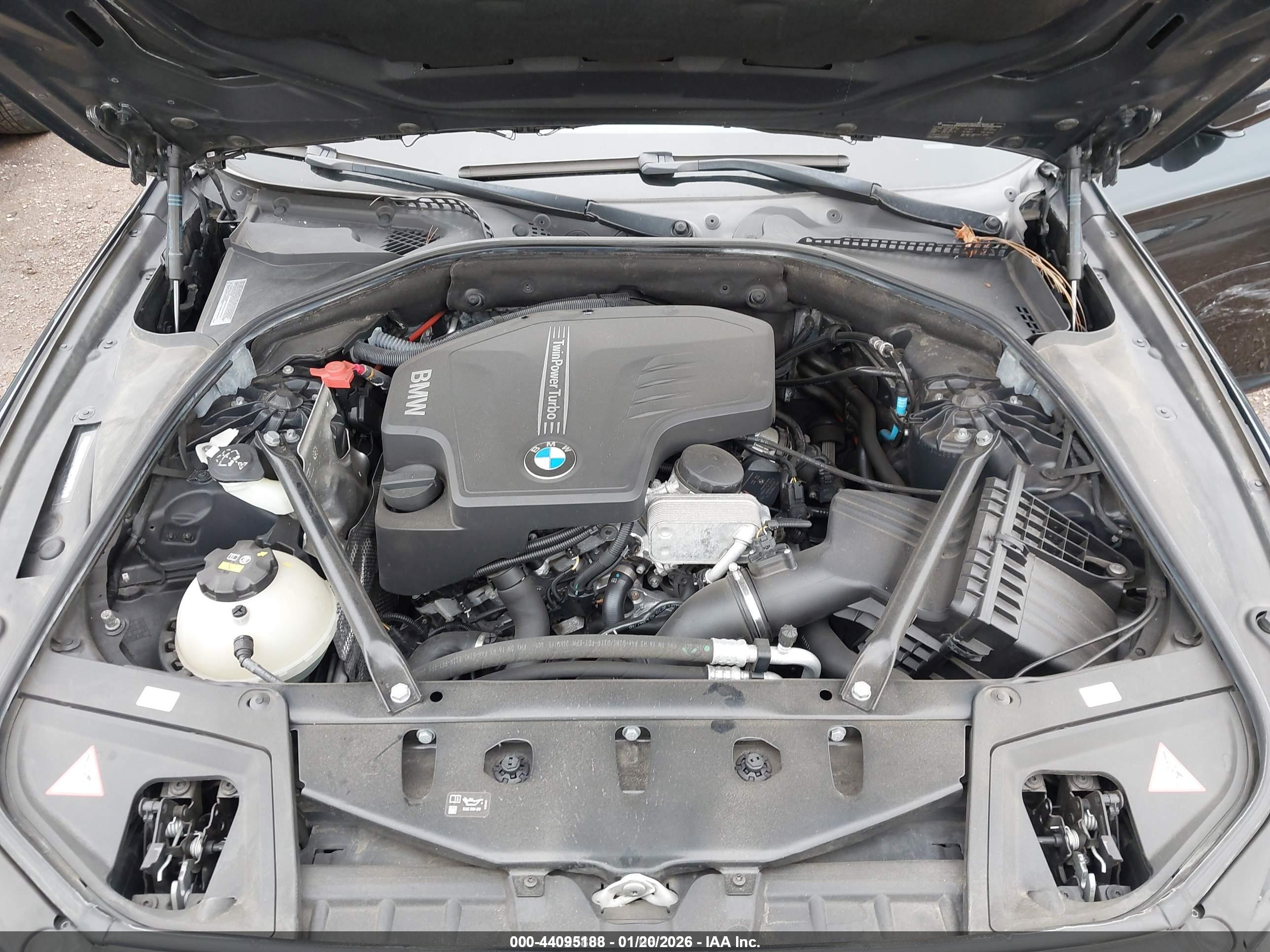 BMW 528I image 10