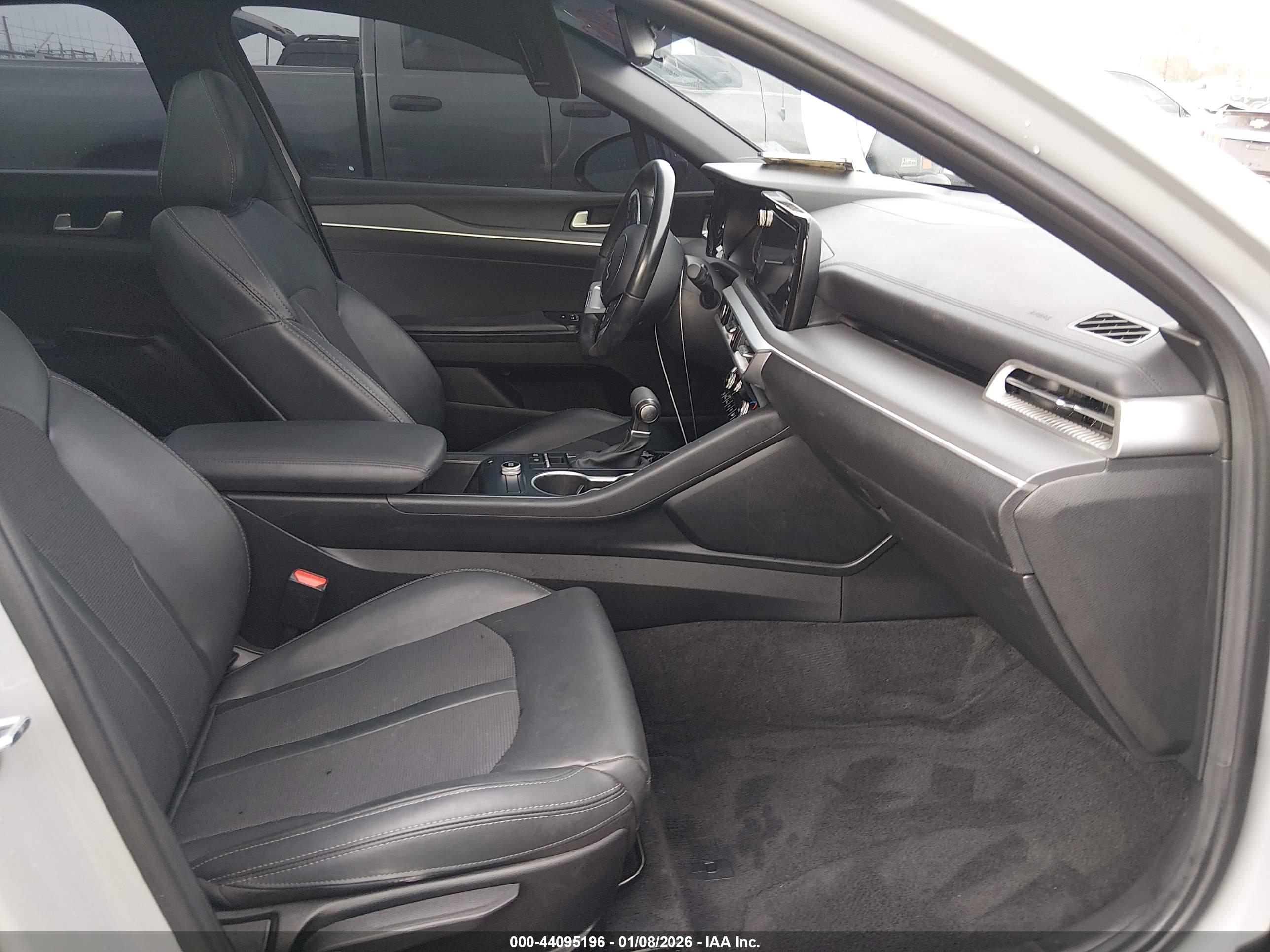 KIA K5 image 5