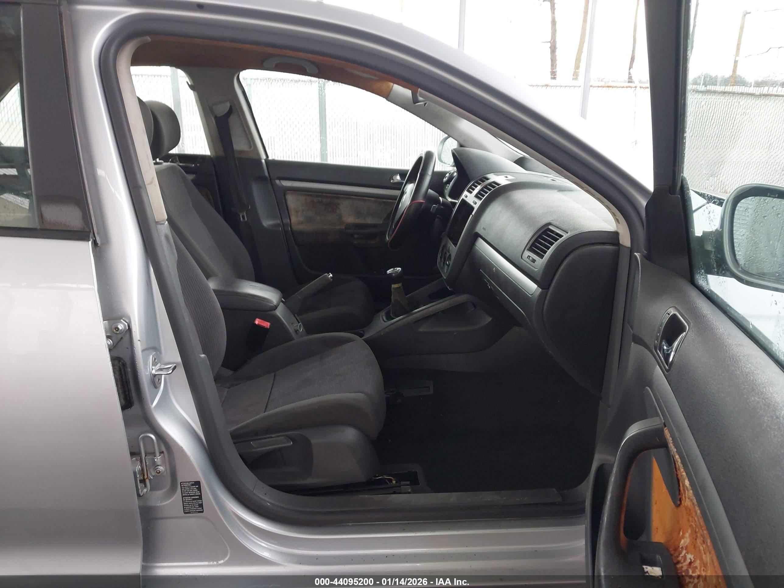 VOLKSWAGEN JETTA image 5