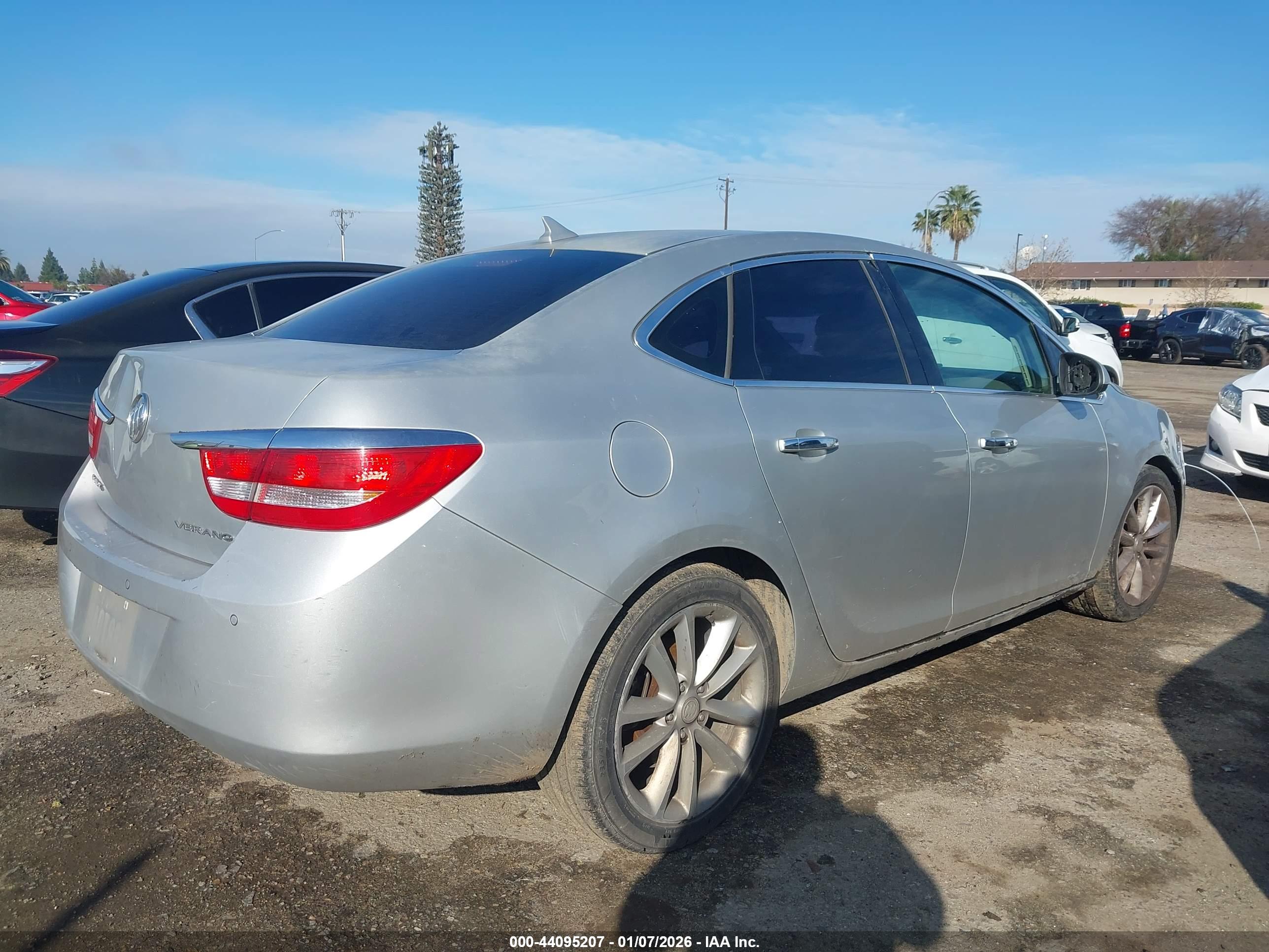 BUICK VERANO image 4