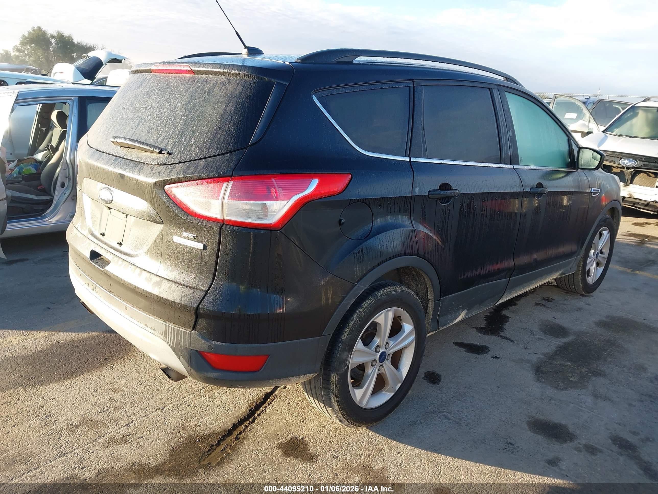 FORD ESCAPE image 4