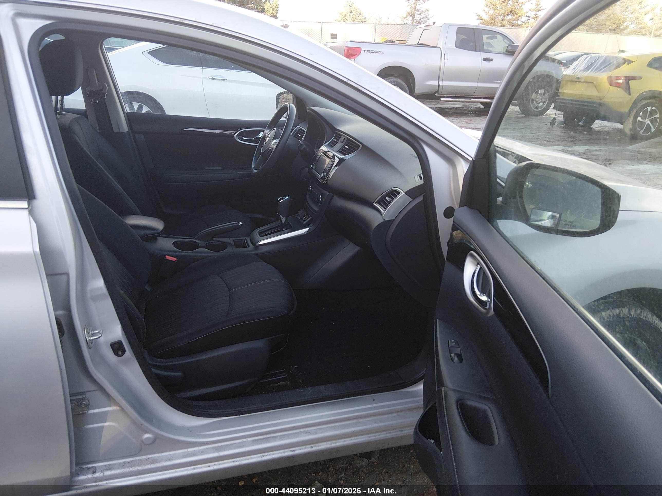 NISSAN SENTRA image 5